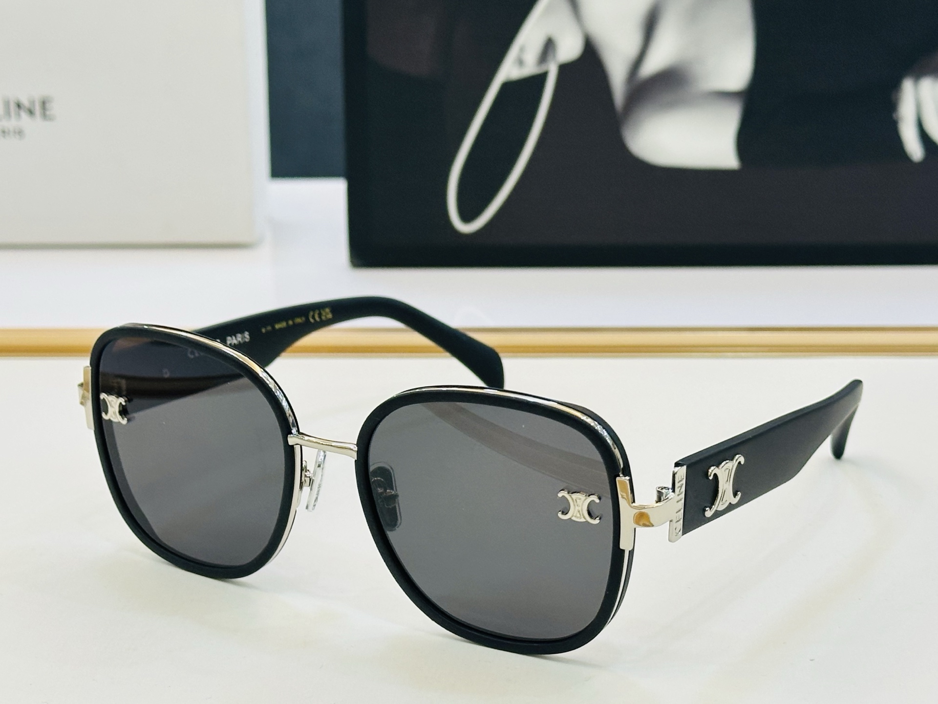 【CELINE】赛琳 CL1465LU Size：57口20-145 一直热销的款式，欧美风 光泽度好 