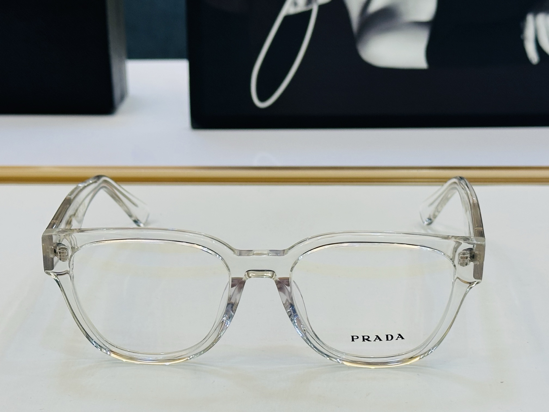 🔺PRAD*🔻普家 PRA04S Size：53口21-145 眼镜系列堪称精湛制作 彰显独特个 C最新