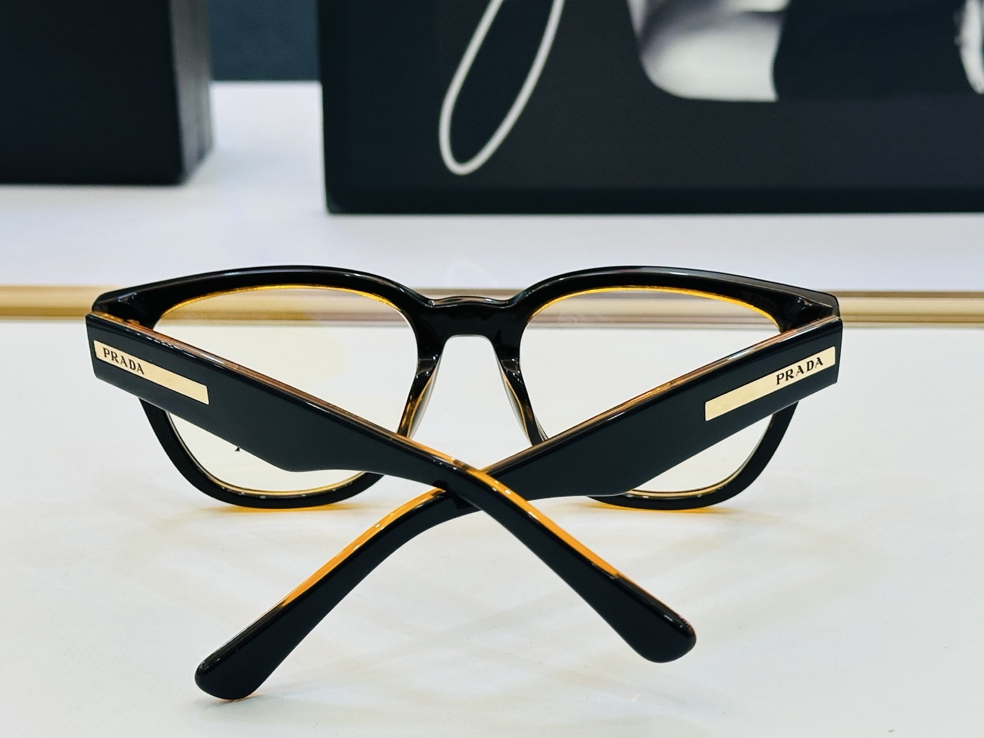 🔺PRAD*🔻普家 PRA04S Size：53口21-145 眼镜系列堪称精湛制作 彰显独特个 C最新