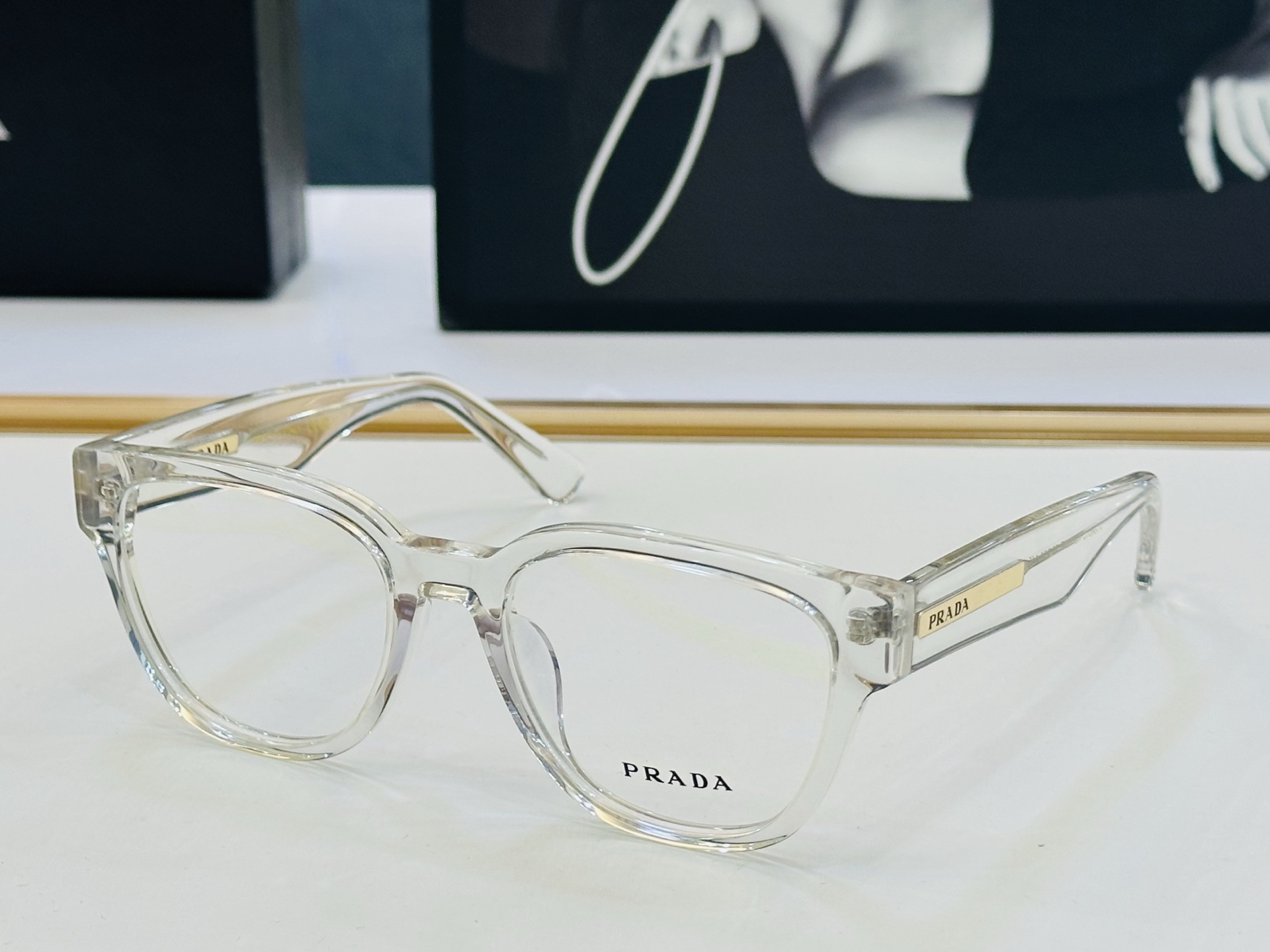 🔺PRAD*🔻普家 PRA04S Size：53口21-145 眼镜系列堪称精湛制作 彰显独特个 C最新