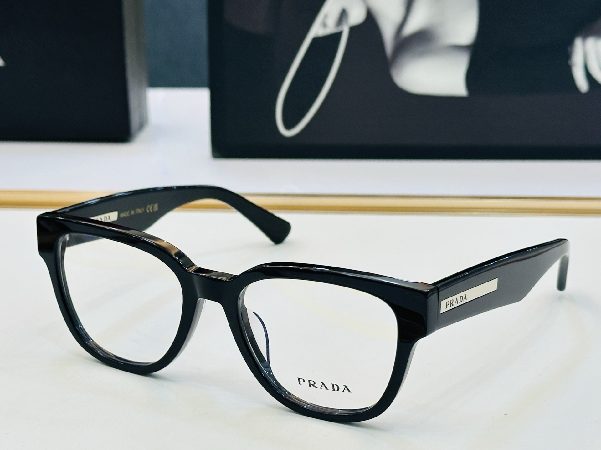 🔺PRAD*🔻普家 PRA04S Size：53口21-145 眼镜系列堪称精湛制作 彰显独特个 C最新