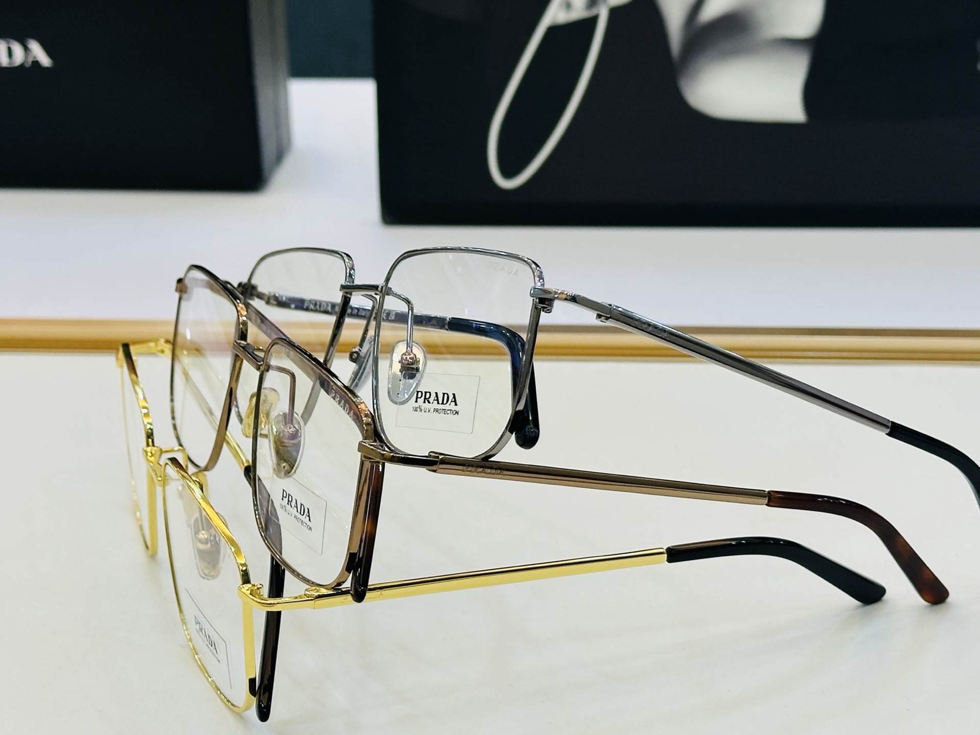 🔺PRAD*🔻普家 PR C52V Size：52口17-145 眼镜系列堪称精湛制作 彰显独特个 一 