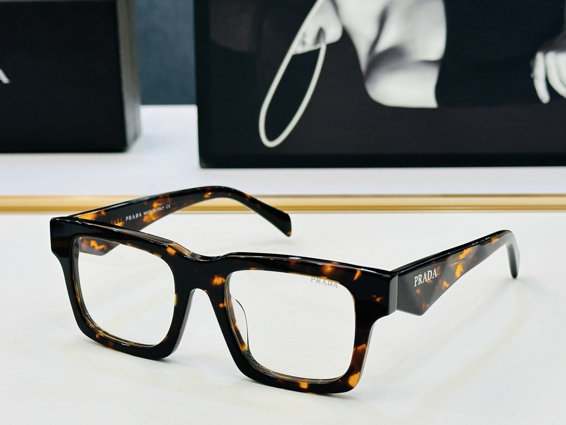 🔺PRAD*🔻普家 PRA06S Size：50口21-145 眼镜系列堪称精湛制作 彰显独特个 C最新