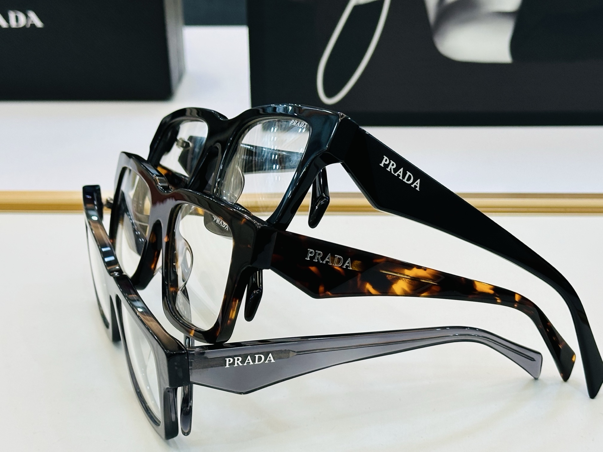 🔺PRAD*🔻普家 PRA06S Size：50口21-145 眼镜系列堪称精湛制作 彰显独特个 C最新