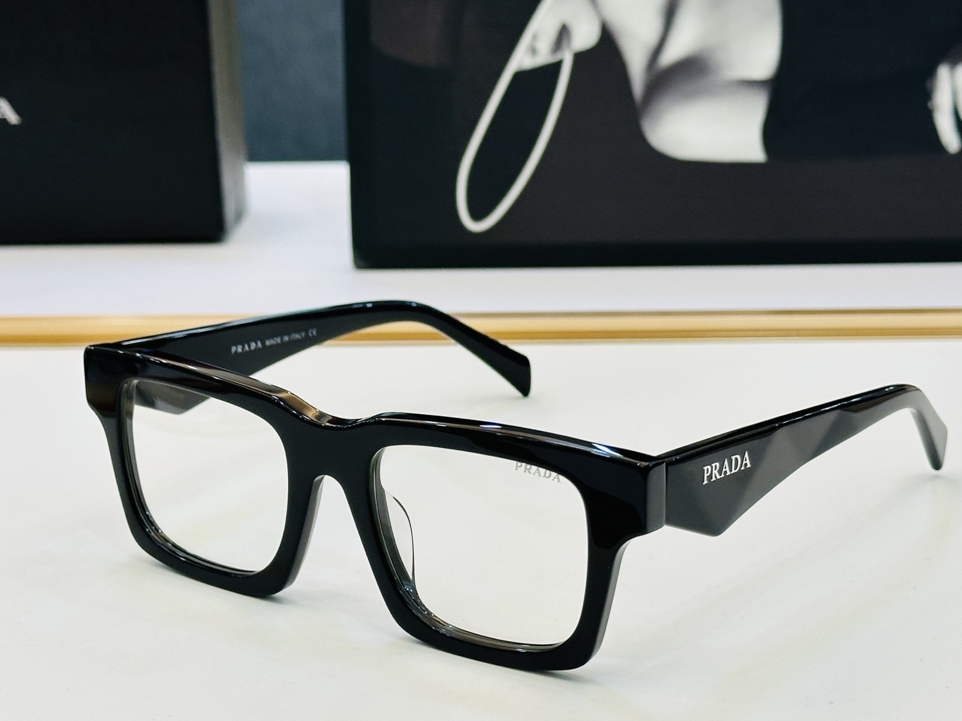 🔺PRAD*🔻普家 PRA06S Size：50口21-145 眼镜系列堪称精湛制作 彰显独特个 C最新