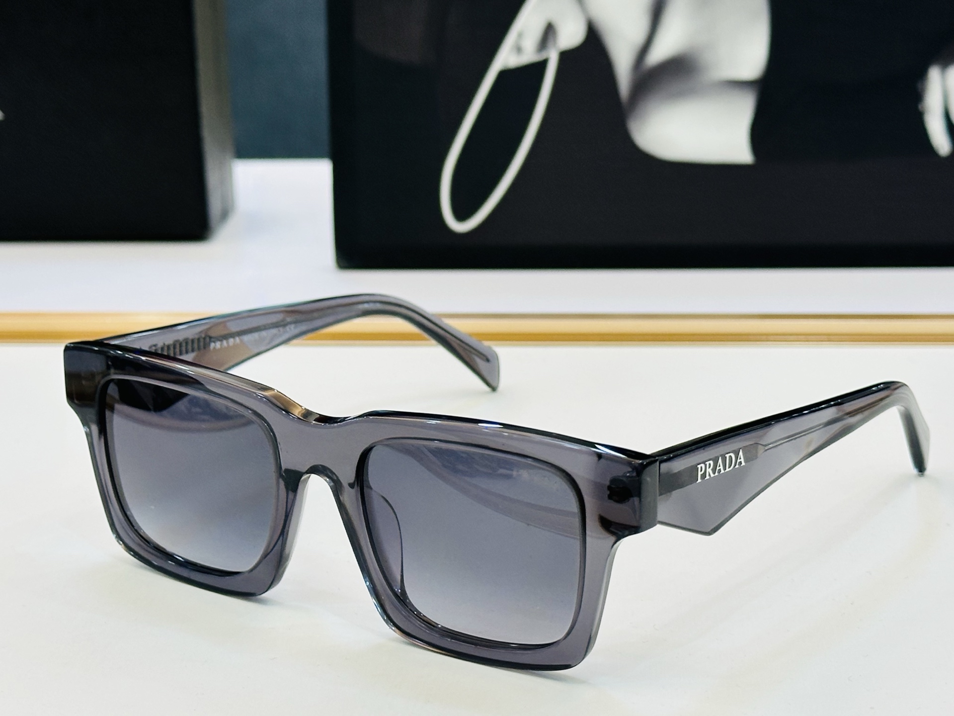 🔺PRAD*🔻普家 PRA06S Size：50口21-145 眼镜系列堪称精湛制作 彰显独特个 C最新