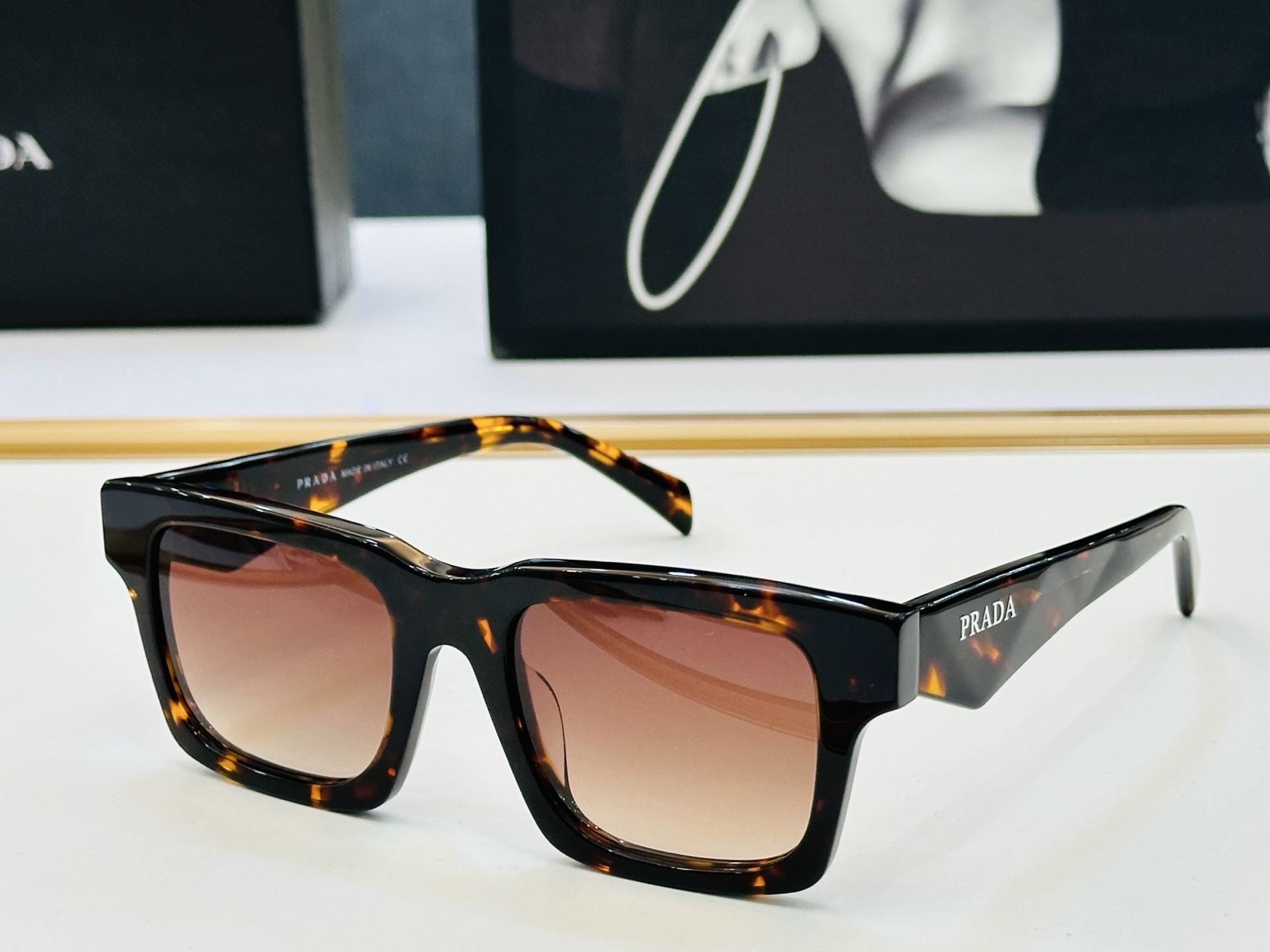 🔺PRAD*🔻普家 PRA06S Size：50口21-145 眼镜系列堪称精湛制作 彰显独特个 C最新