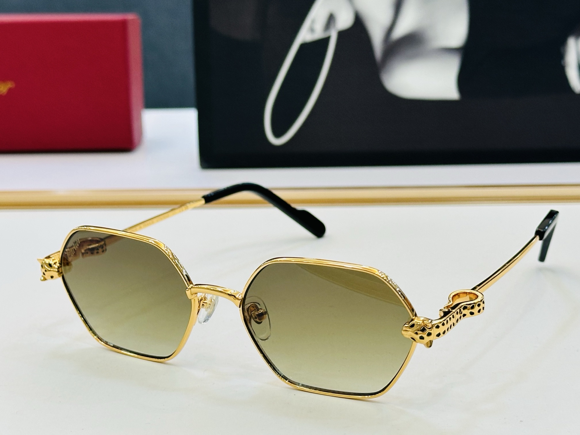 Cartie* 卡家 CT0754S 太阳镜 Size：55口17-143 工艺精湛气质十足！bm男女同