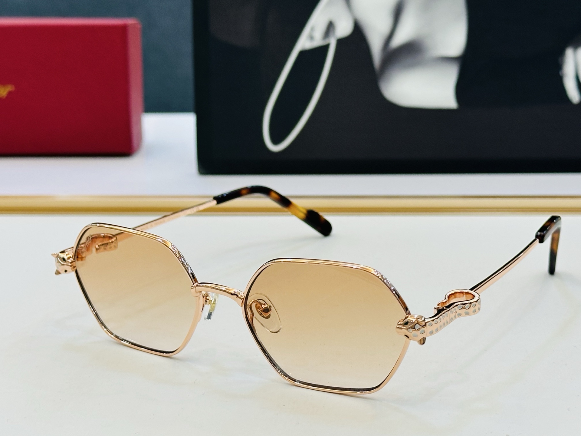 Cartie* 卡家 CT0754S 太阳镜 Size：55口17-143 工艺精湛气质十足！bm男女同