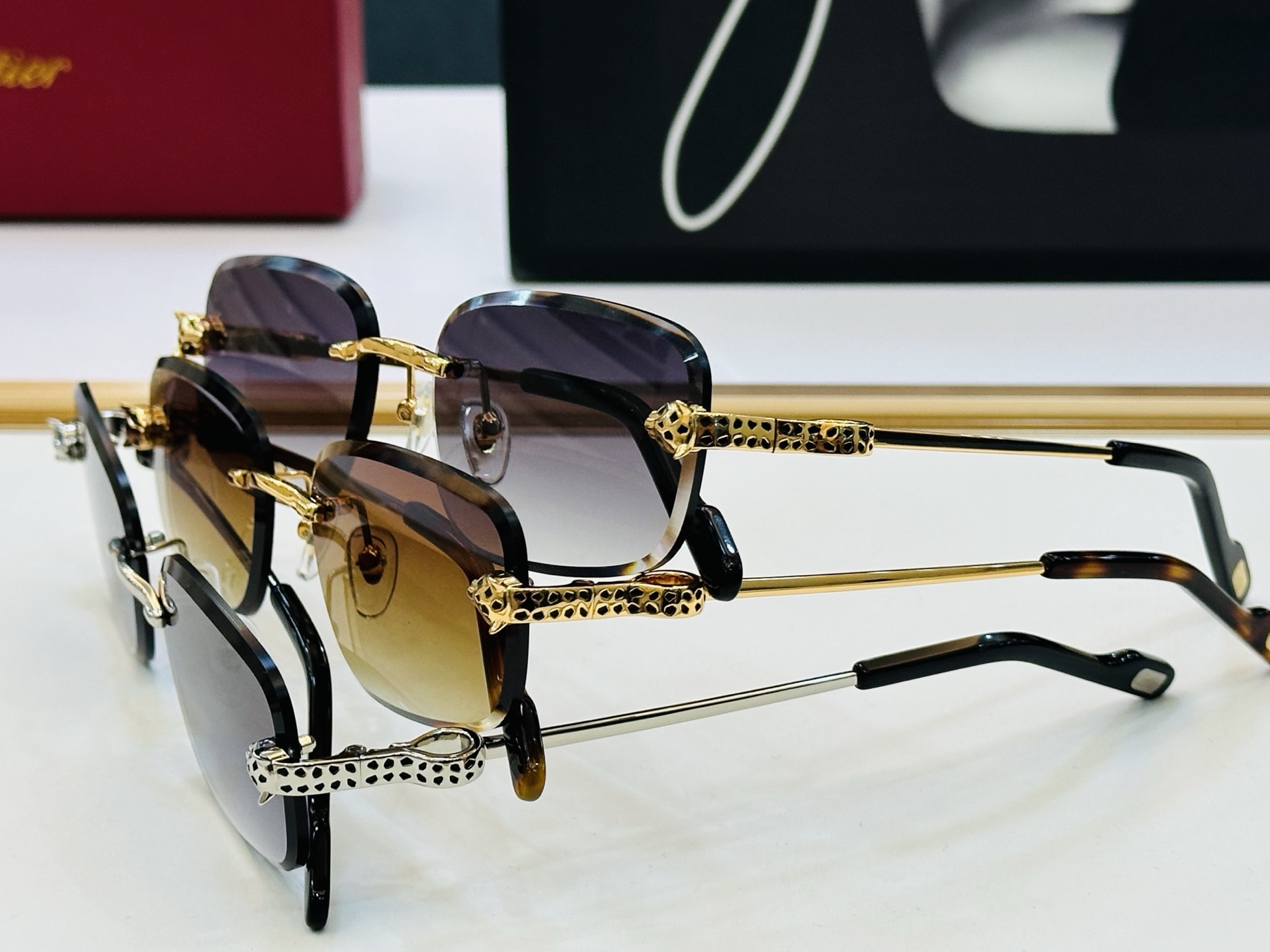 Cartie* 卡家 CT0755S 太阳镜 Size：57口17-143 工艺精湛气质十足！bm男女同