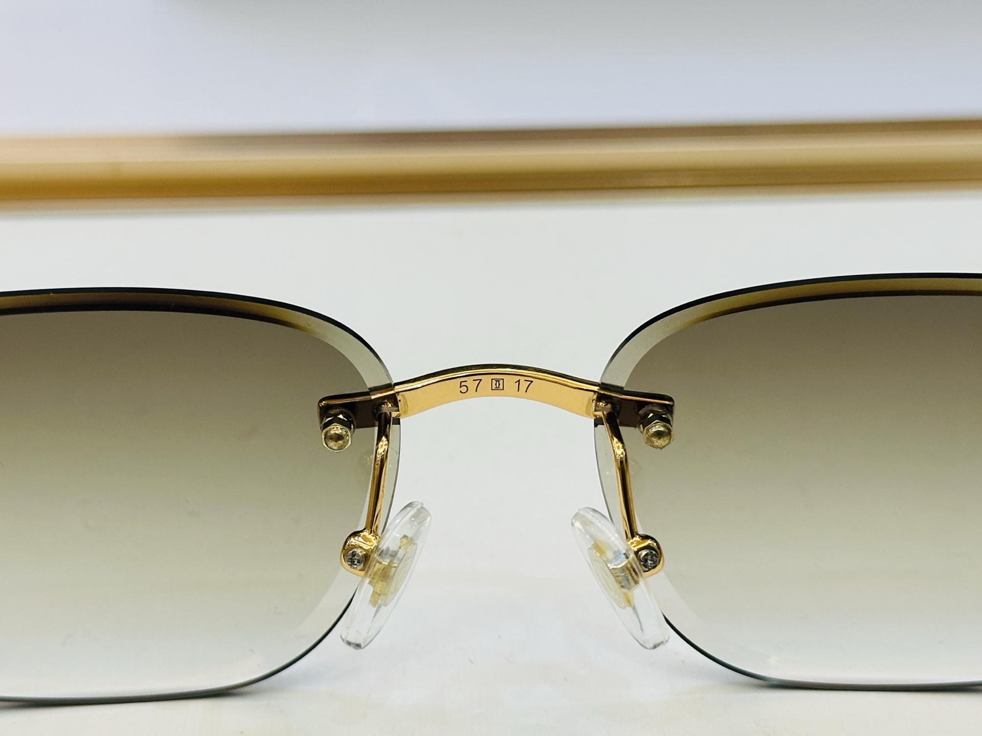 Cartie* 卡家 CT0755S 太阳镜 Size：57口17-143 工艺精湛气质十足！bm男女同