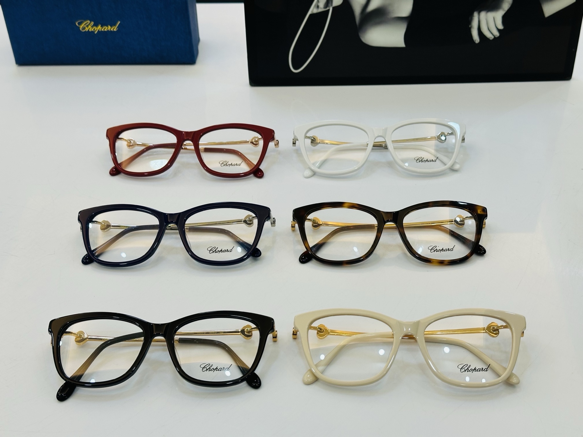 原版 ChoPard肖邦 MODEL: SCH320G Size：54口17-142 以现代时尚的设计风