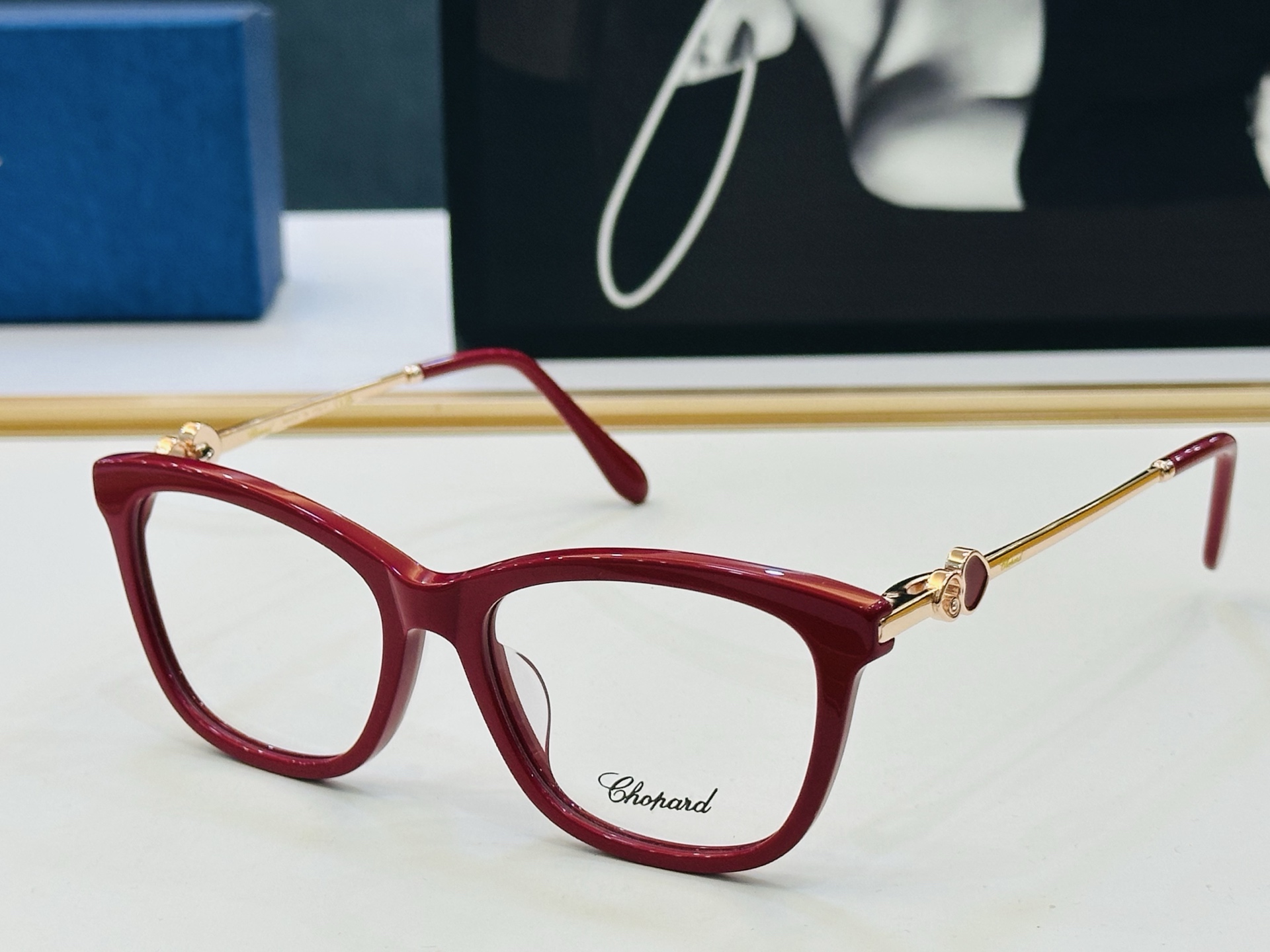 原版 ChoPard肖邦 MODEL: SCH320G Size：54口17-142 以现代时尚的设计风