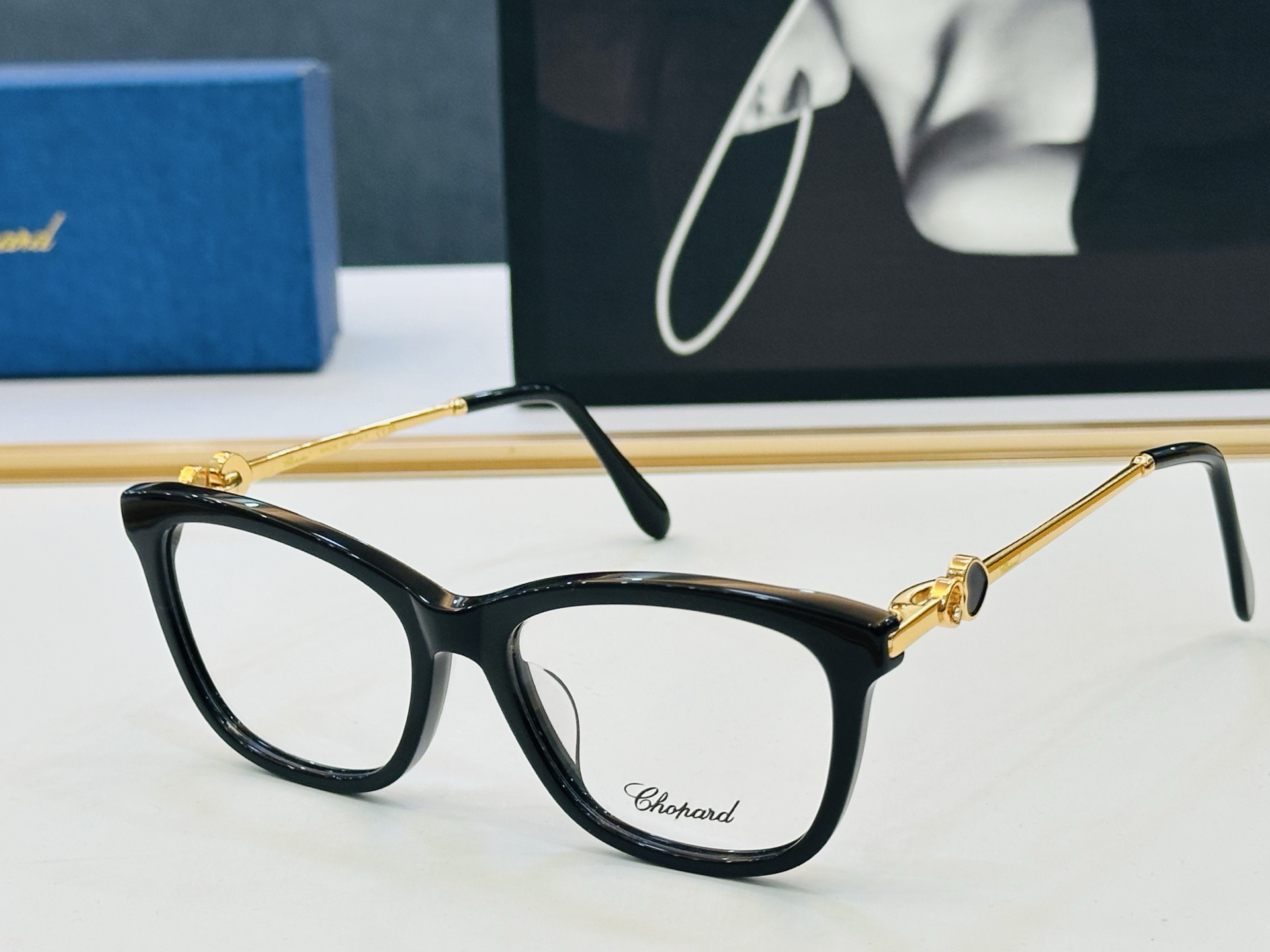 NO:553957,Original Chopard MODEL: SCH320G Size 54 mouth 17-142 with modern and fashionable design style XL optical frame glasses sunglasses sunglasses, glasses, chopard19860909原版 Chopard肖邦 MODEL: SCH320G Size54口17-142 以现代时尚的设计风格 XL配光架 眼镜墨镜太阳镜,眼镜,chopard,glasses