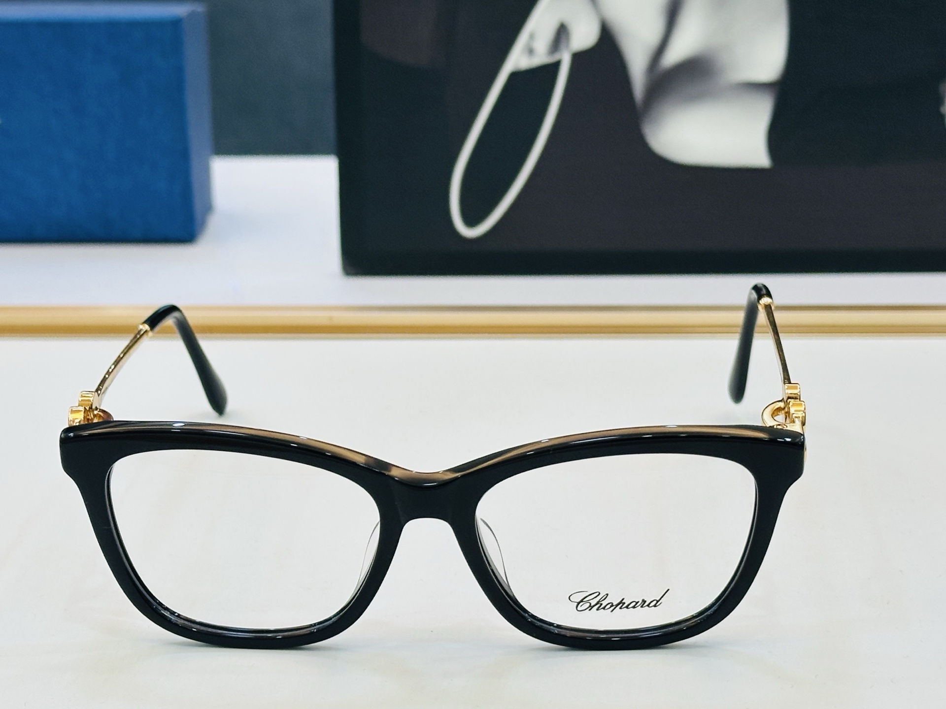 原版 ChoPard肖邦 MODEL: SCH320G Size：54口17-142 以现代时尚的设计风