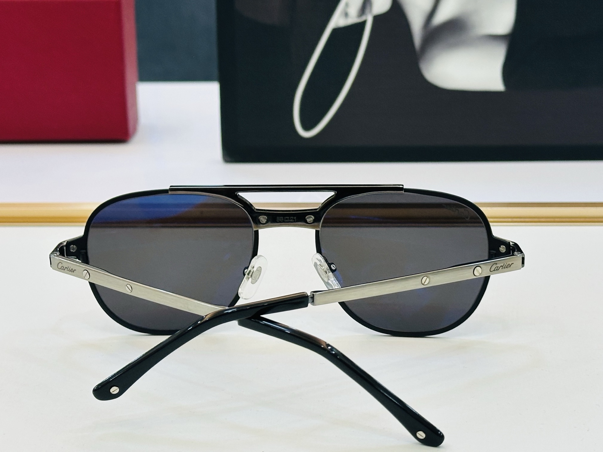 Cartie* 卡家 太阳镜 CT0466S Size：57口18-145 电镀工艺精湛气质十足！CC男