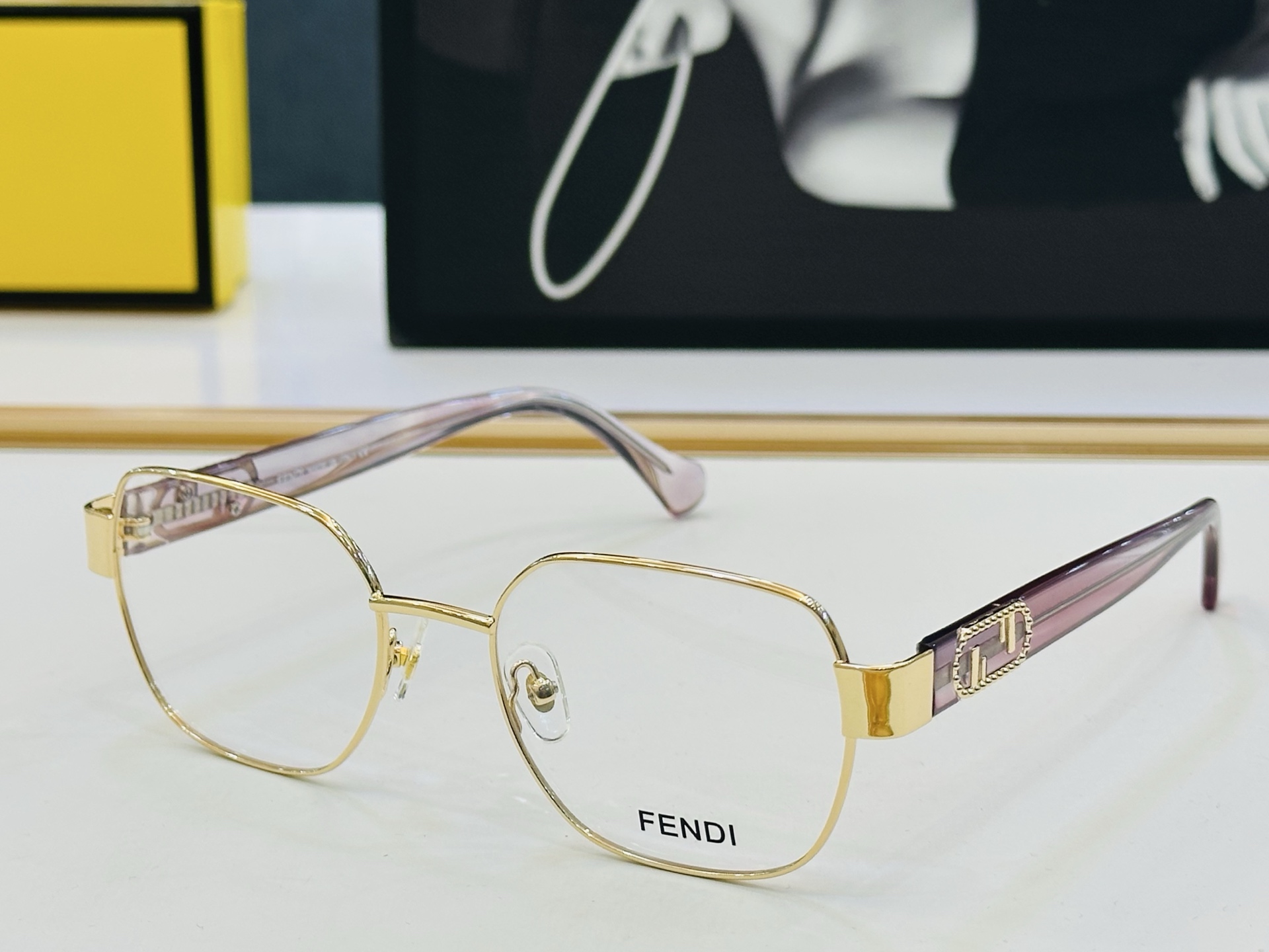 。新款FEND* FE40052 Size：53口19-145 🎁芬家 😀👏时尚经典 L配光架
