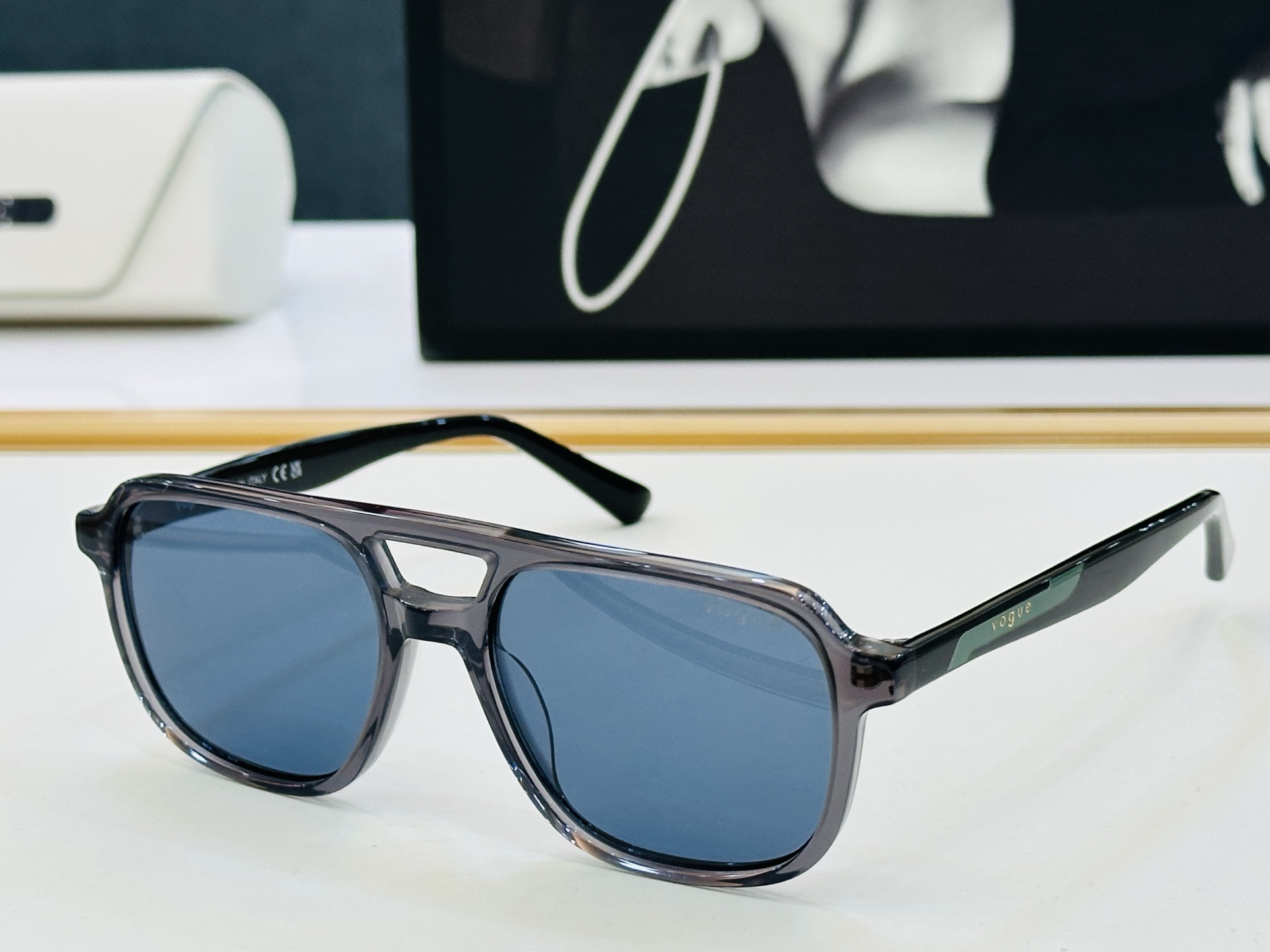 VOGUEMOD：VO2024 49口15-145 时尚太阳镜