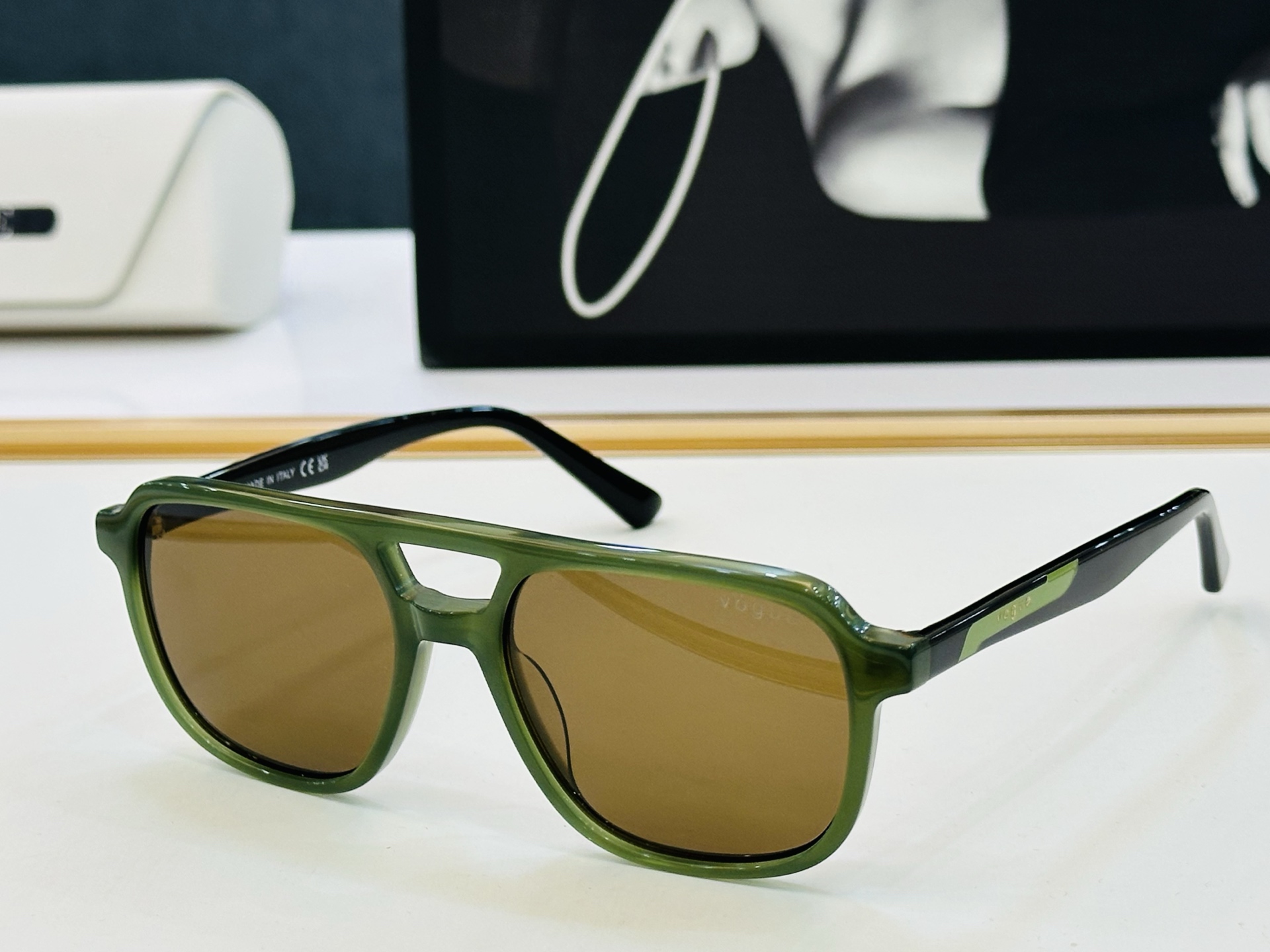 VOGUEMOD：VO2024 49口15-145 时尚太阳镜