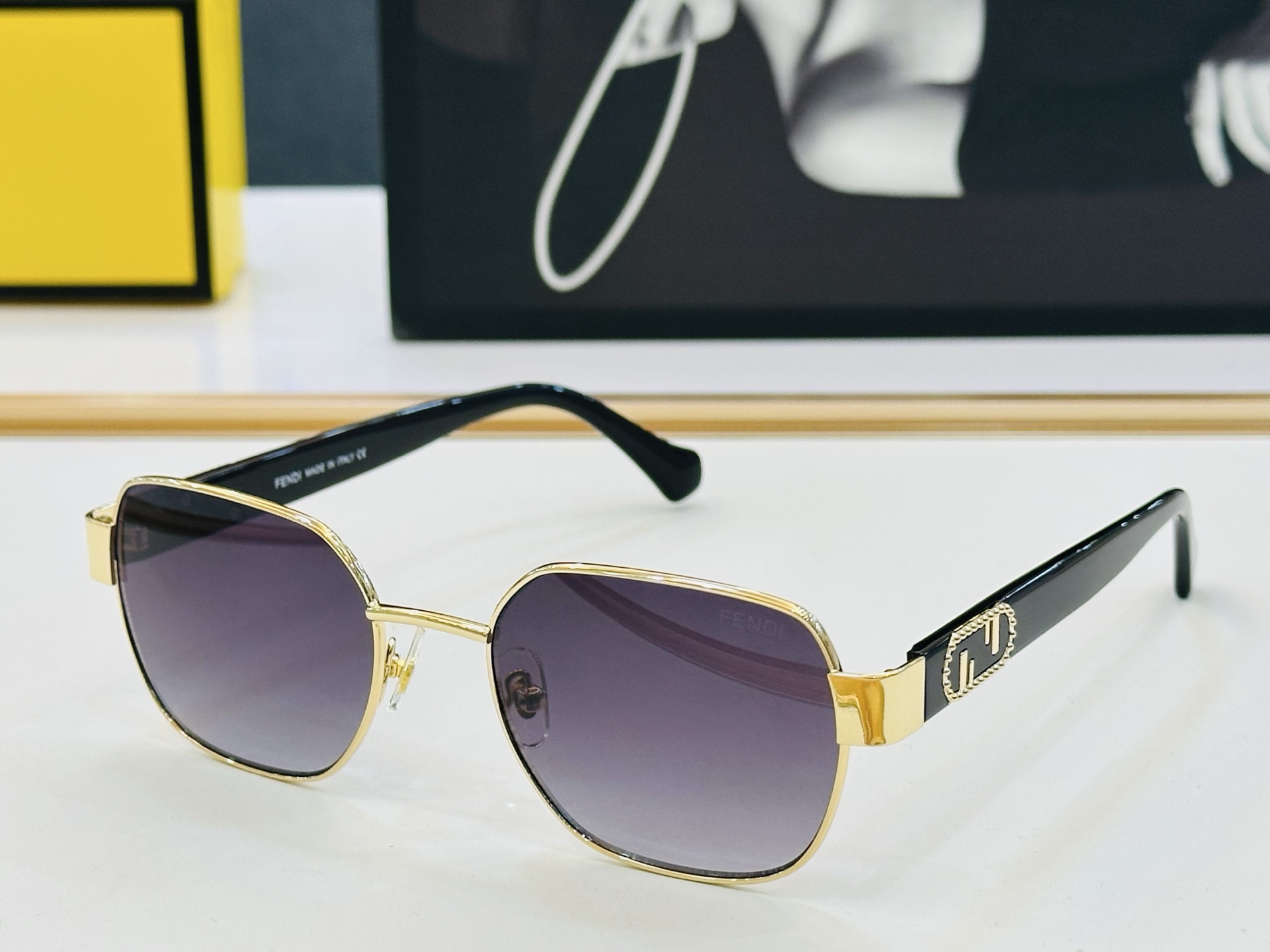 NO:554012,New FEND*FE40052 Size53 mouth 19-145 Fenjia Fashion Classic L sunglasses glasses sunglasses sunglasses, glasses, fendi, fendi19860909新款FEND*FE40052 Size53口19-145芬家 时尚经典 L太阳镜 眼镜墨镜太阳镜,眼镜,fendi,fendi,glasses