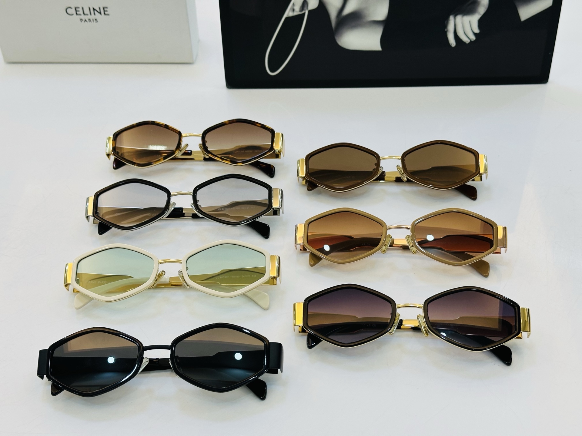 【CELINE】赛琳 CL40330F Size：54口21-145 一直热销的款式 欧美风 L光泽度好