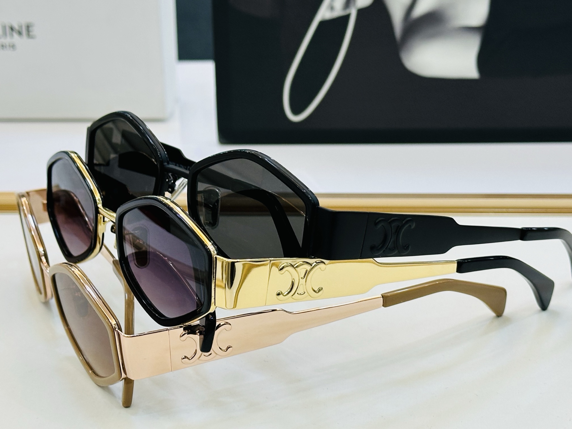 【CELINE】赛琳 CL40330F Size：54口21-145 一直热销的款式 欧美风 L光泽度好