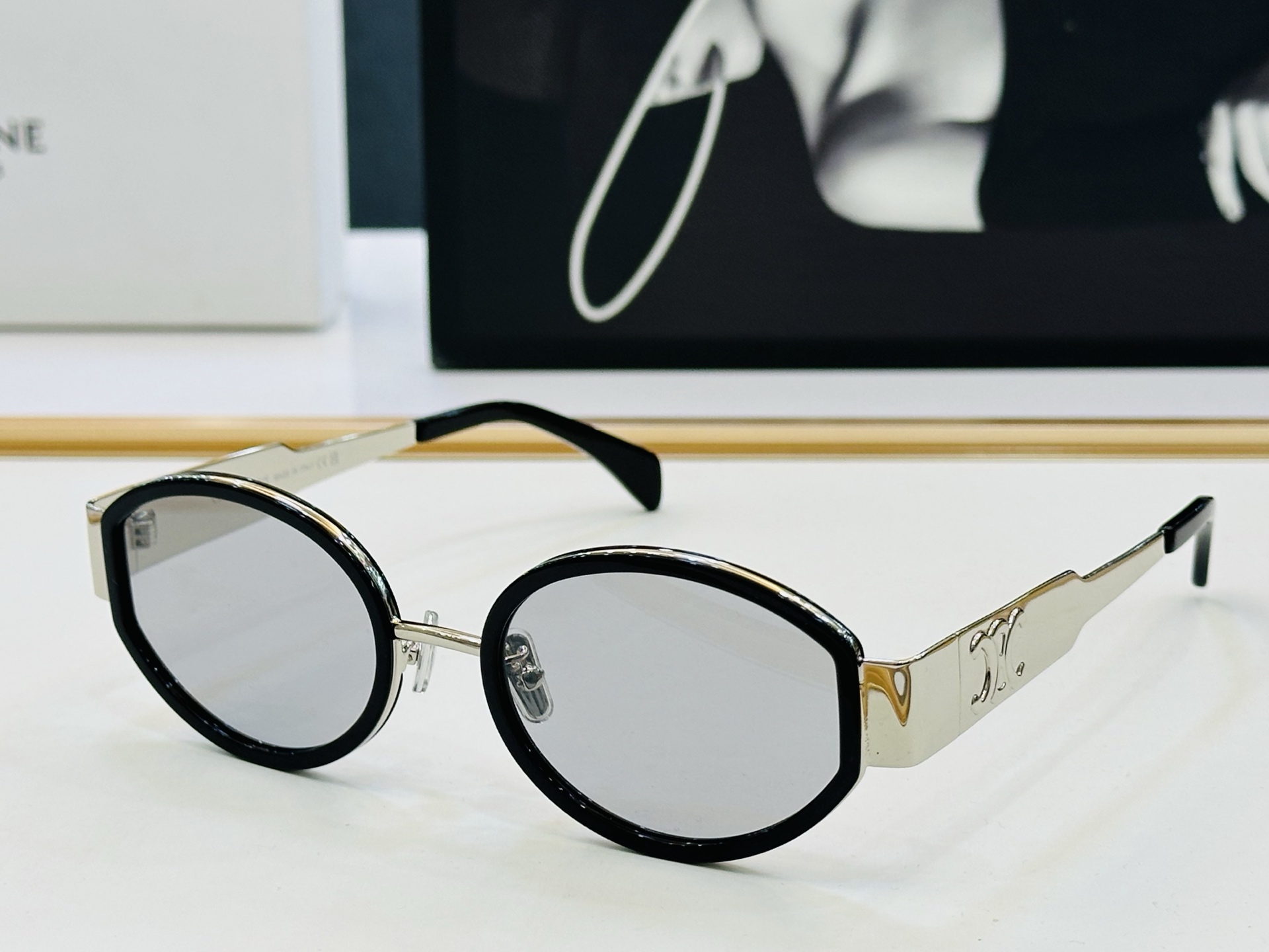 【CELINE】赛琳 CL40331F Size：54口21-145 一直热销的款式 欧美风 L光泽度好