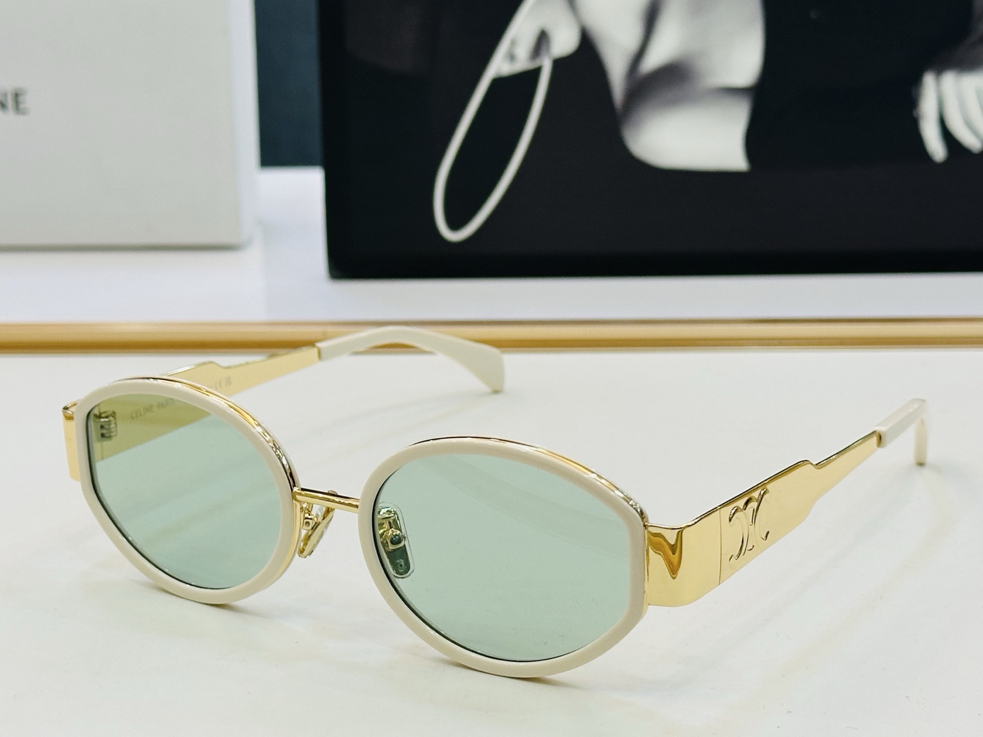 【CELINE】赛琳 CL40331F Size：54口21-145 一直热销的款式 欧美风 L光泽度好