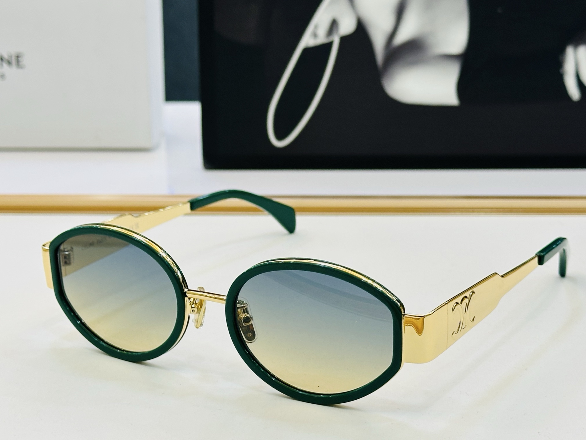 【CELINE】赛琳 CL40331F Size：54口21-145 一直热销的款式 欧美风 L光泽度好