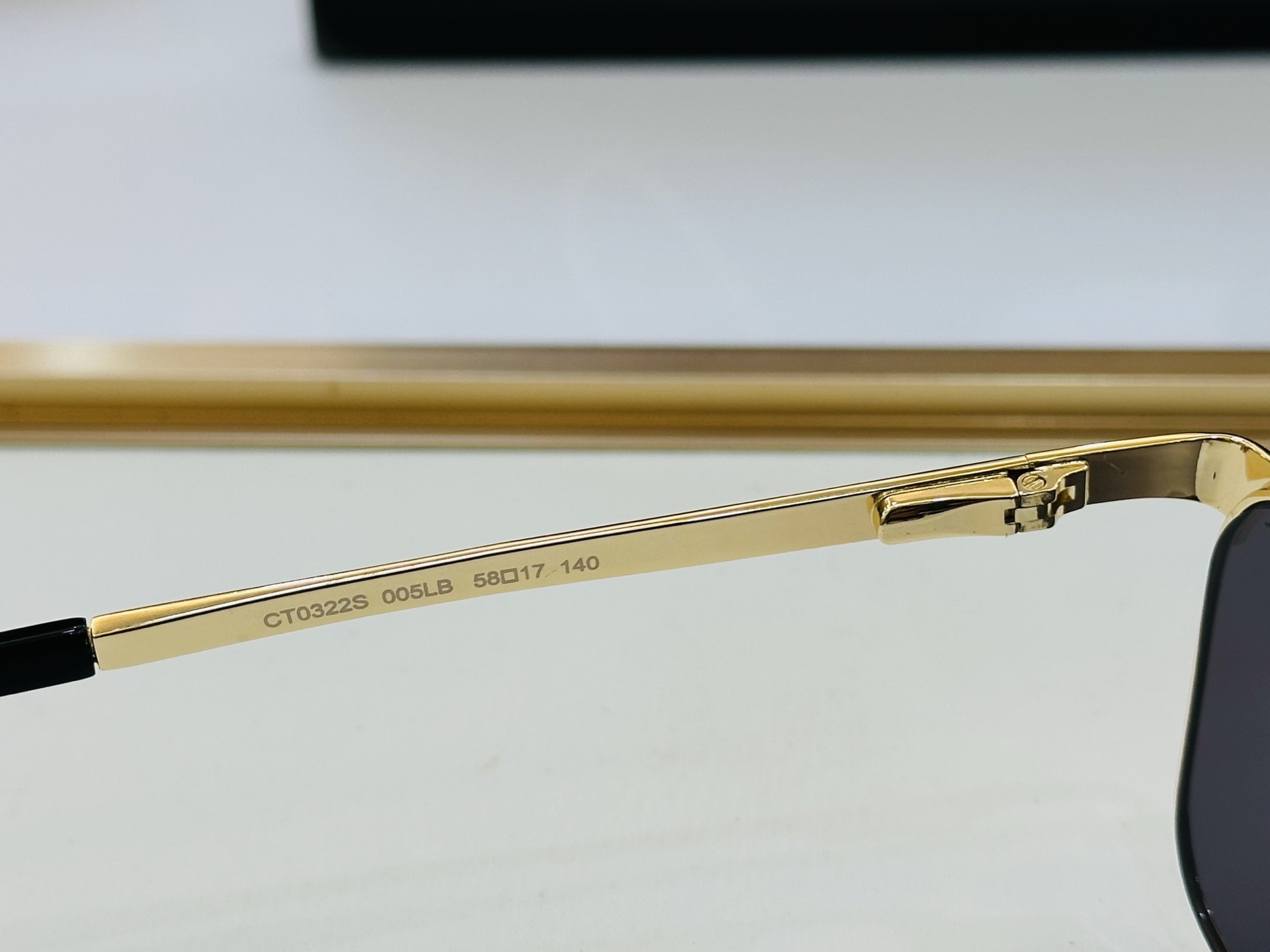 新款 Cartier 卡家 MODEL: CT0322S Size：58口17-140 高品质 镜片边缘