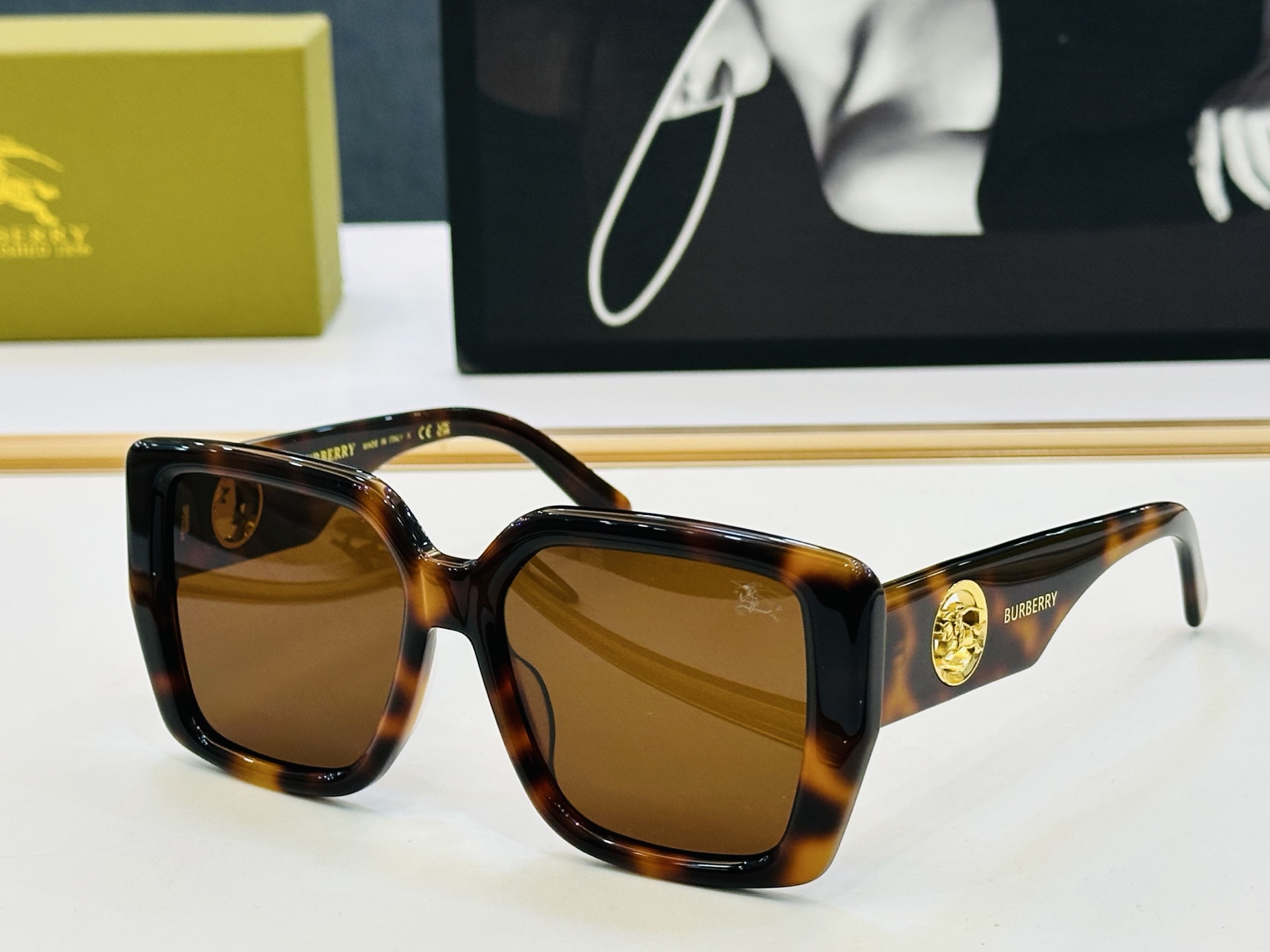 新款 BURBERR*🔻巴家 BE5881 百搭镜架Size：55口17-145 高品质 到货 🌲🌲🌲b