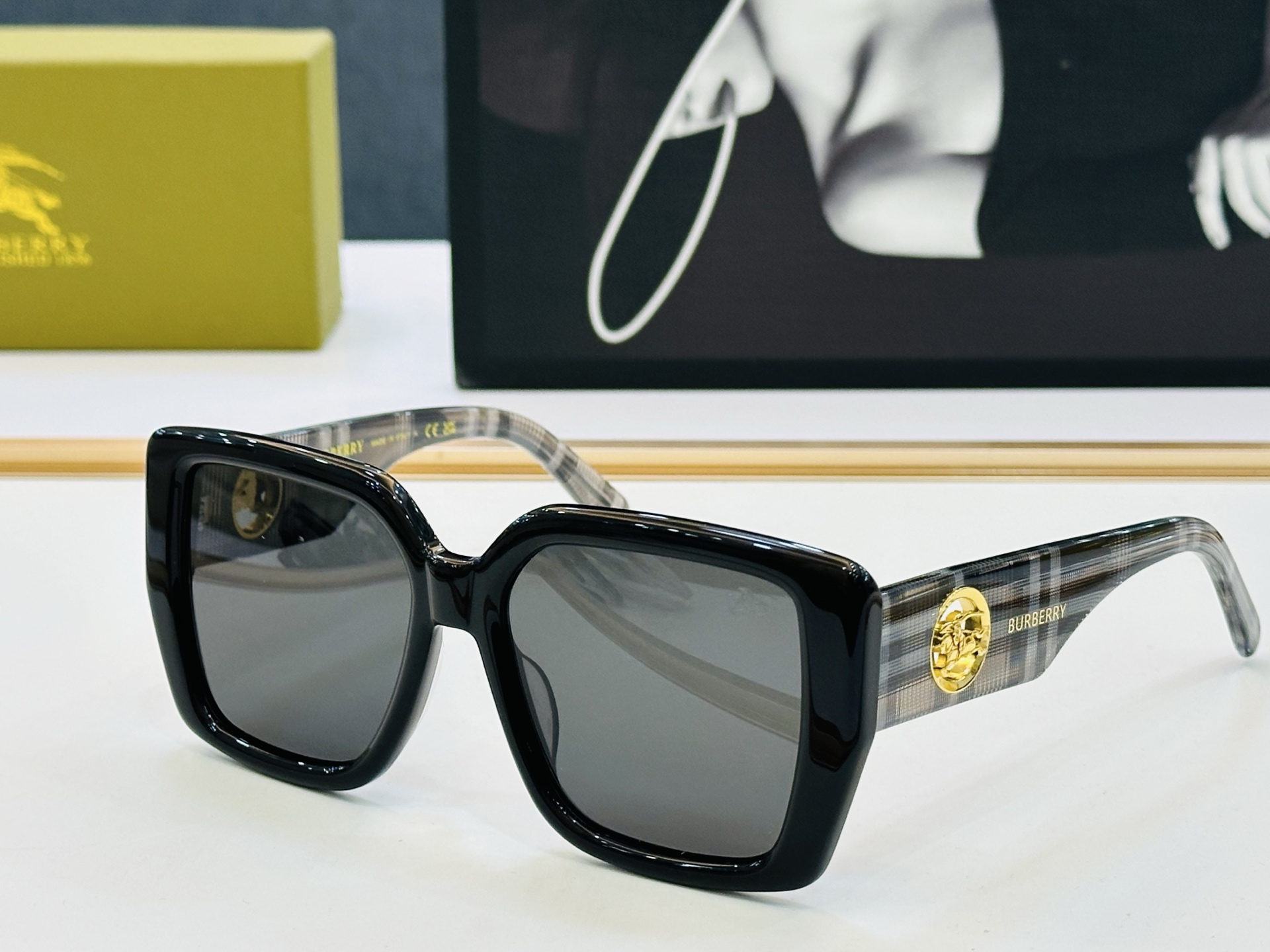 新款 BURBERR*🔻巴家 BE5881 百搭镜架Size：55口17-145 高品质 到货 🌲🌲🌲b