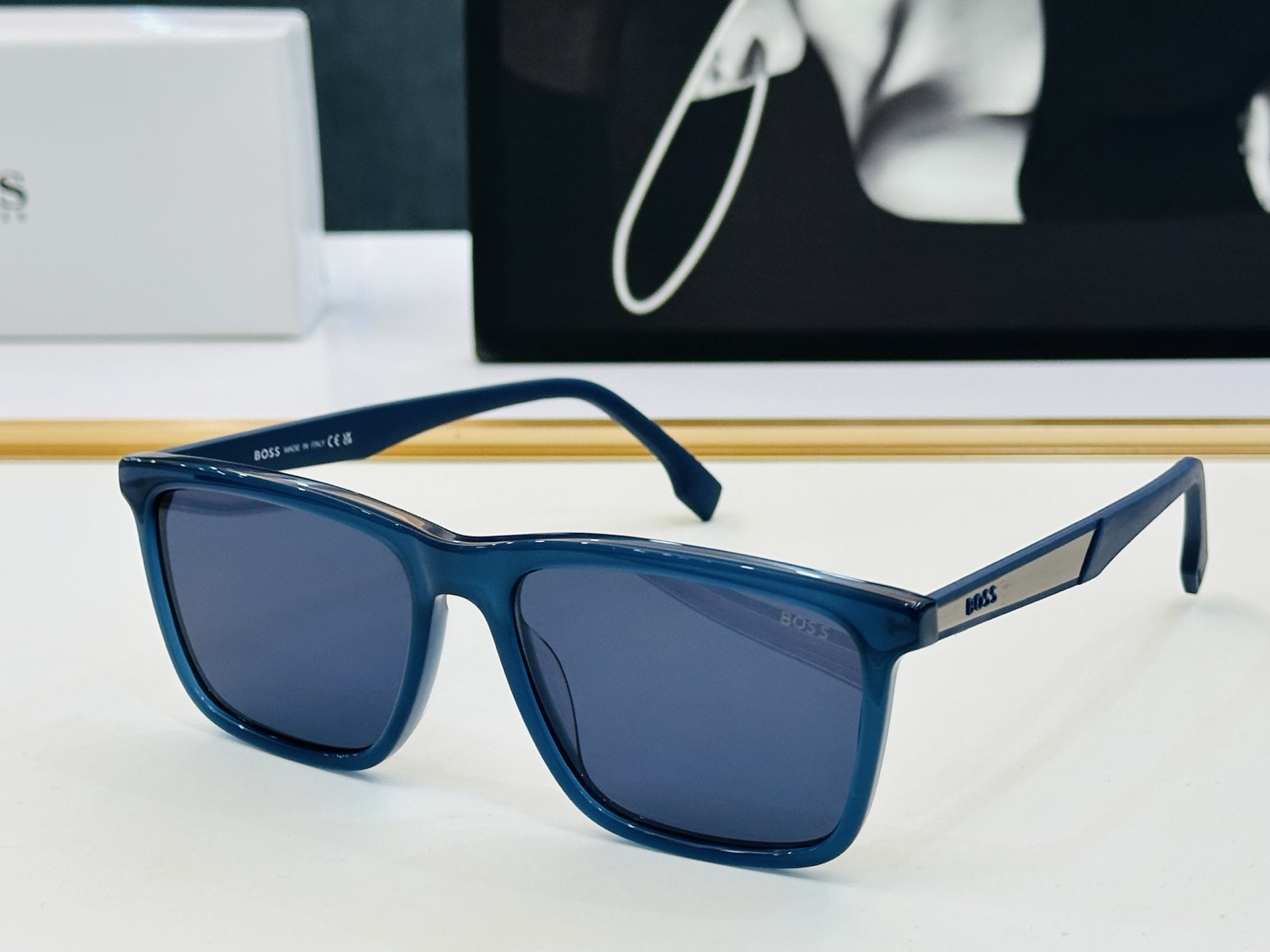 🆕 BOSS1768/G Size：57口18-145 🕶🕶💋💋👣👣 不挑脸 🍁经典不过时框型 Z品质优