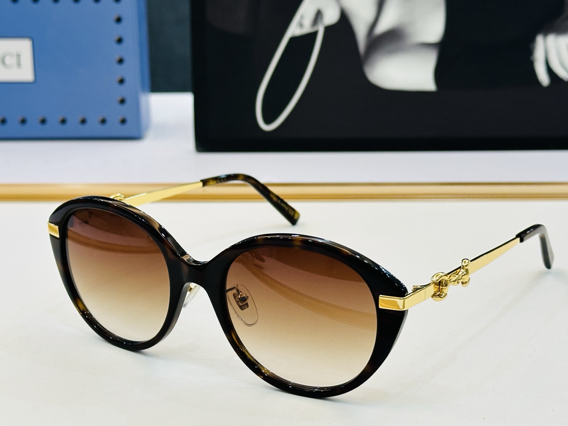 GUCC*🔻 古家GG2056S Size：56口20-145 原版墨镜搭配镜框🔝🔝时尚靓丽 q个性十足