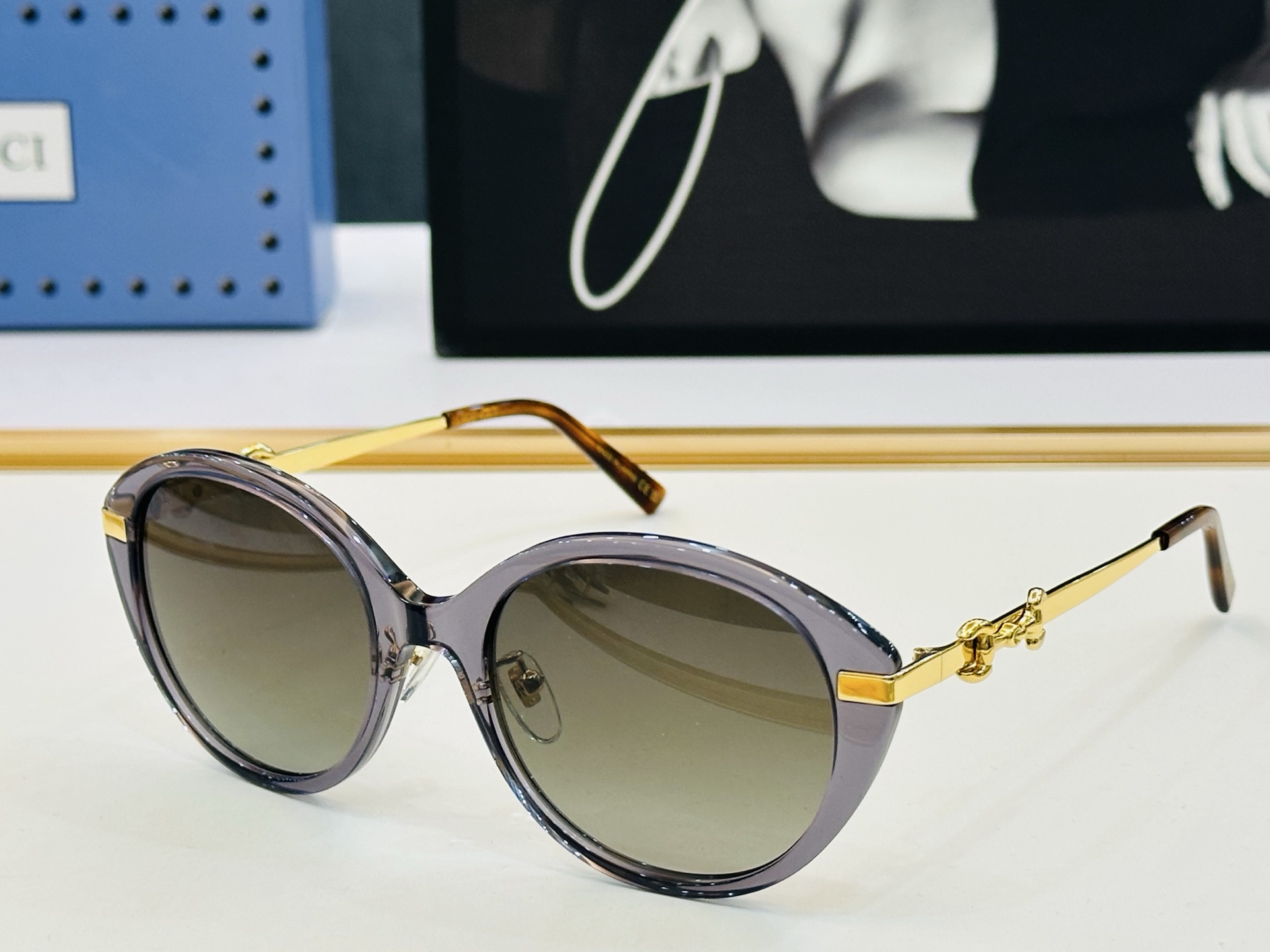 GUCC*🔻 古家GG2056S Size：56口20-145 原版墨镜搭配镜框🔝🔝时尚靓丽 q个性十足