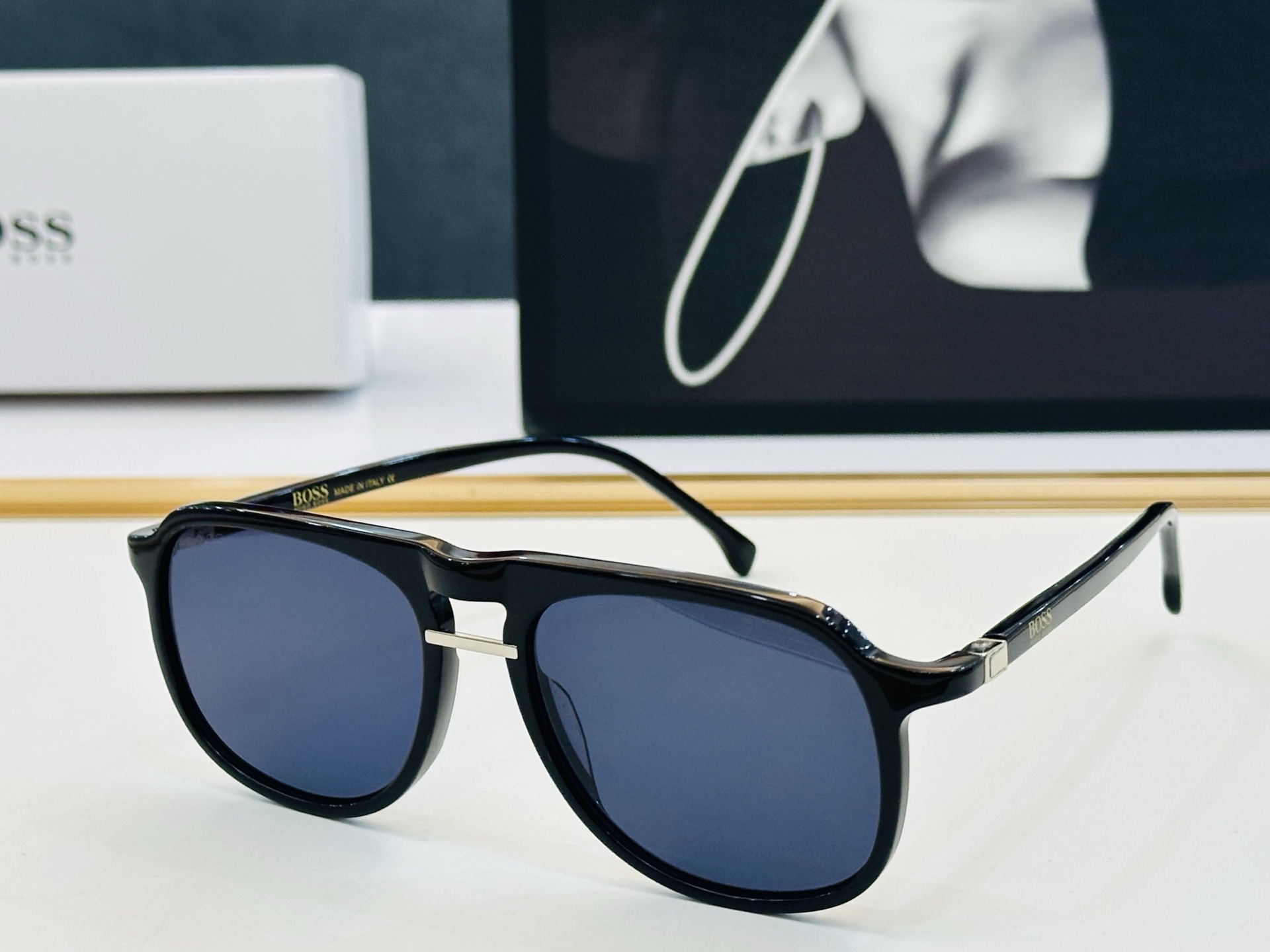 🆕 BOSS1435/S Size：54口17-145 🕶🕶💋💋👣👣 不挑脸 🍁经典不过时框型 C品质优