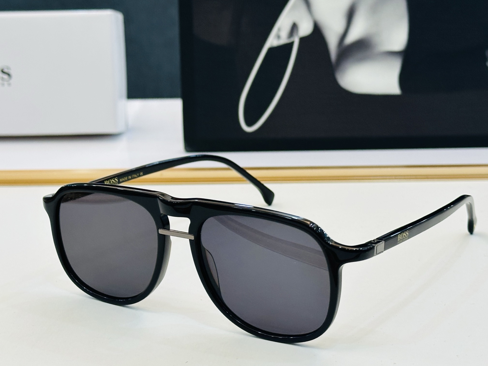 🆕 BOSS1435/S Size：54口17-145 🕶🕶💋💋👣👣 不挑脸 🍁经典不过时框型 C品质优