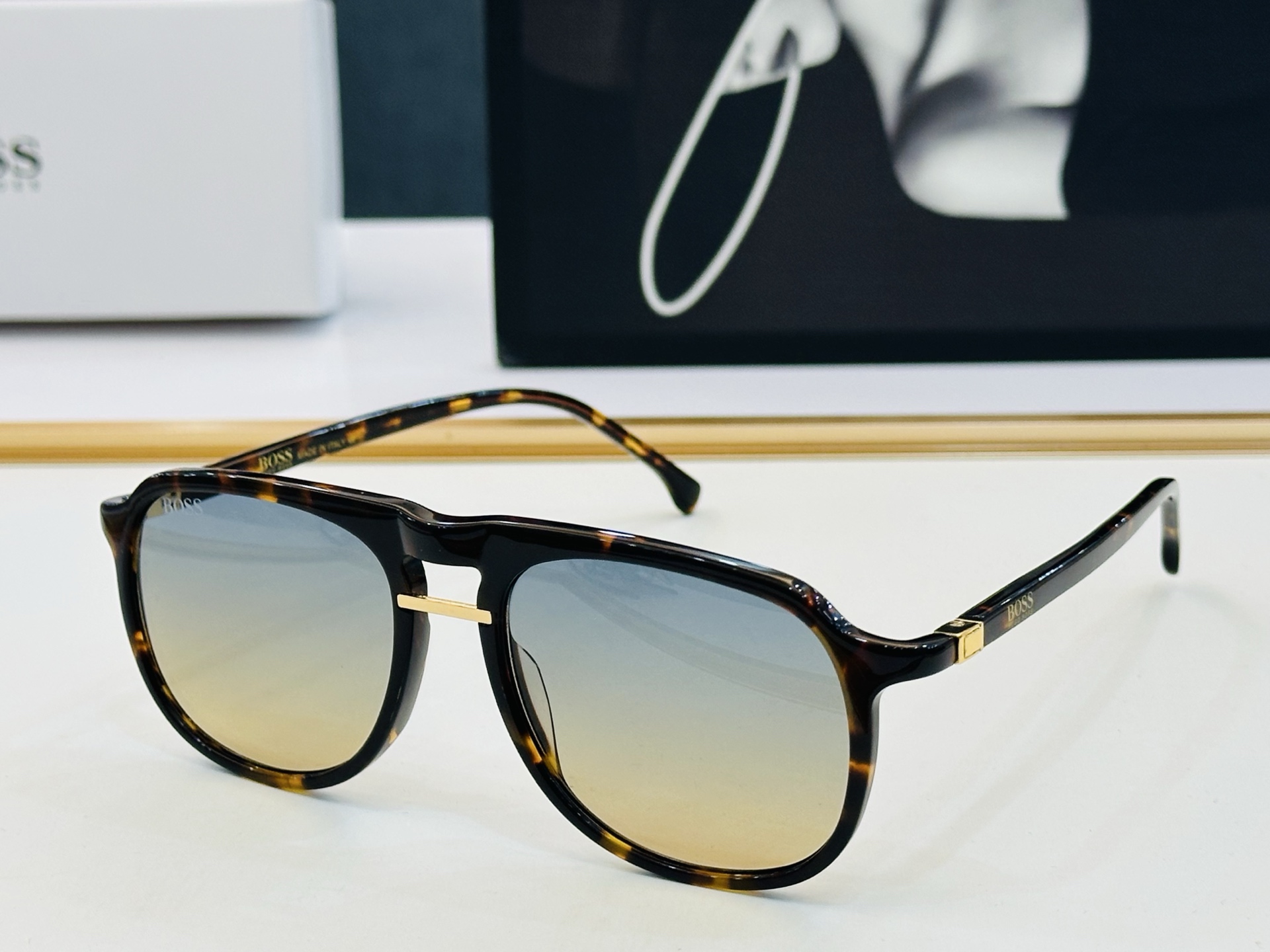 🆕 BOSS1435/S Size：54口17-145 🕶🕶💋💋👣👣 不挑脸 🍁经典不过时框型 C品质优