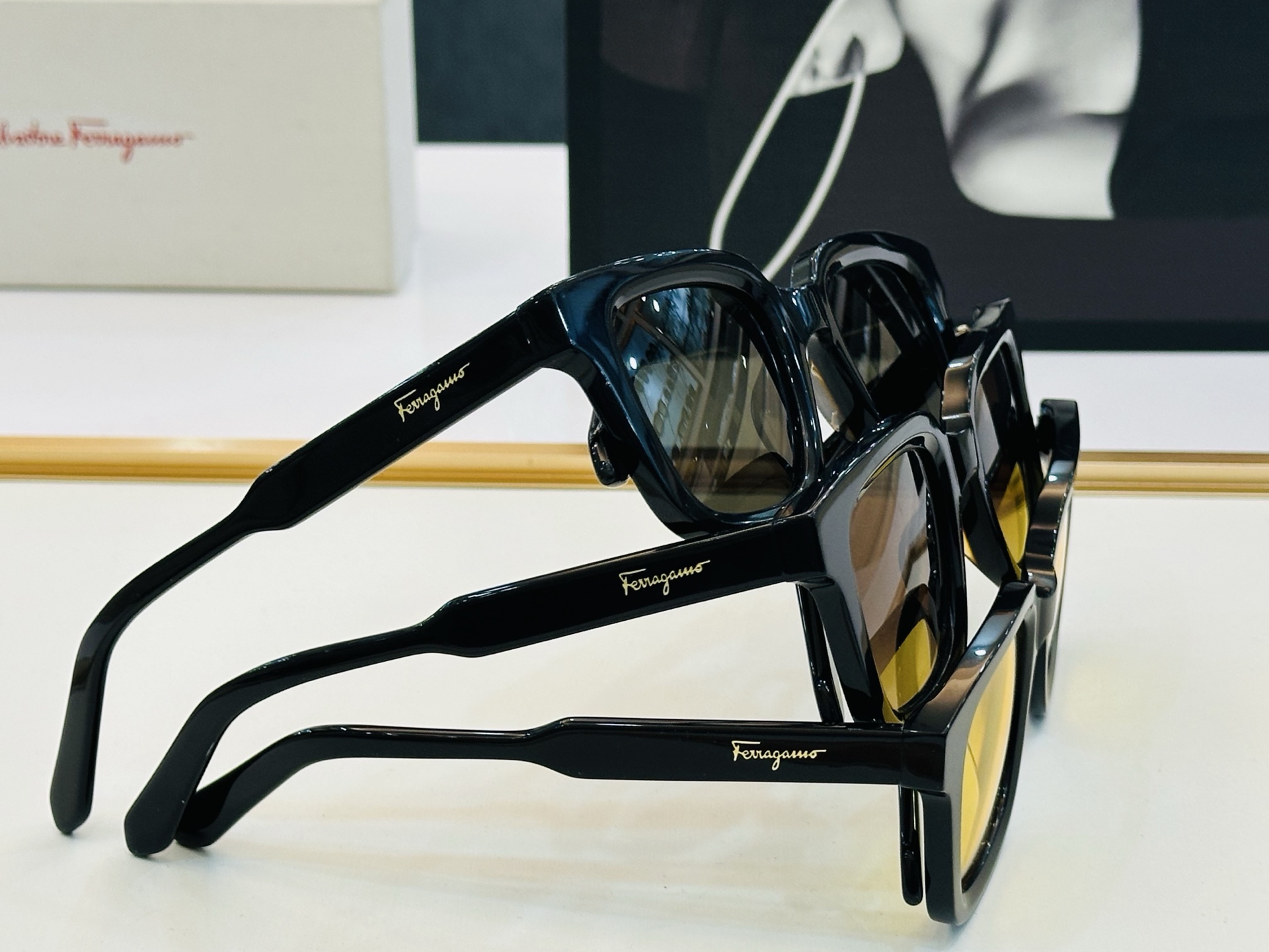 菲拉家 全新设计 SF1021 Size：48口23-145悠闲 每付都精心制作 👍👍非常独特 C标志镜