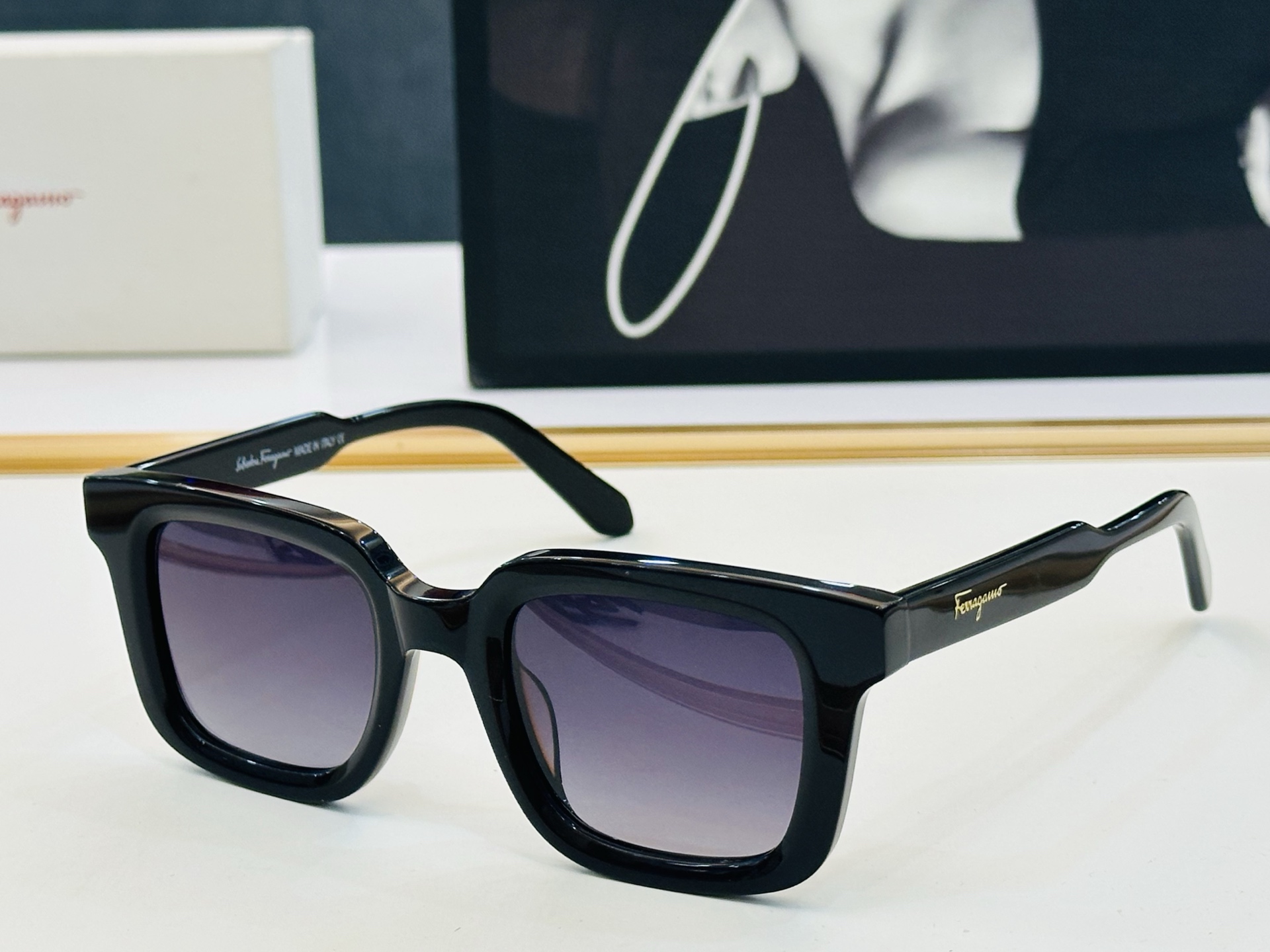 菲拉家 全新设计 SF1021 Size：48口23-145悠闲 每付都精心制作 👍👍非常独特 C标志镜