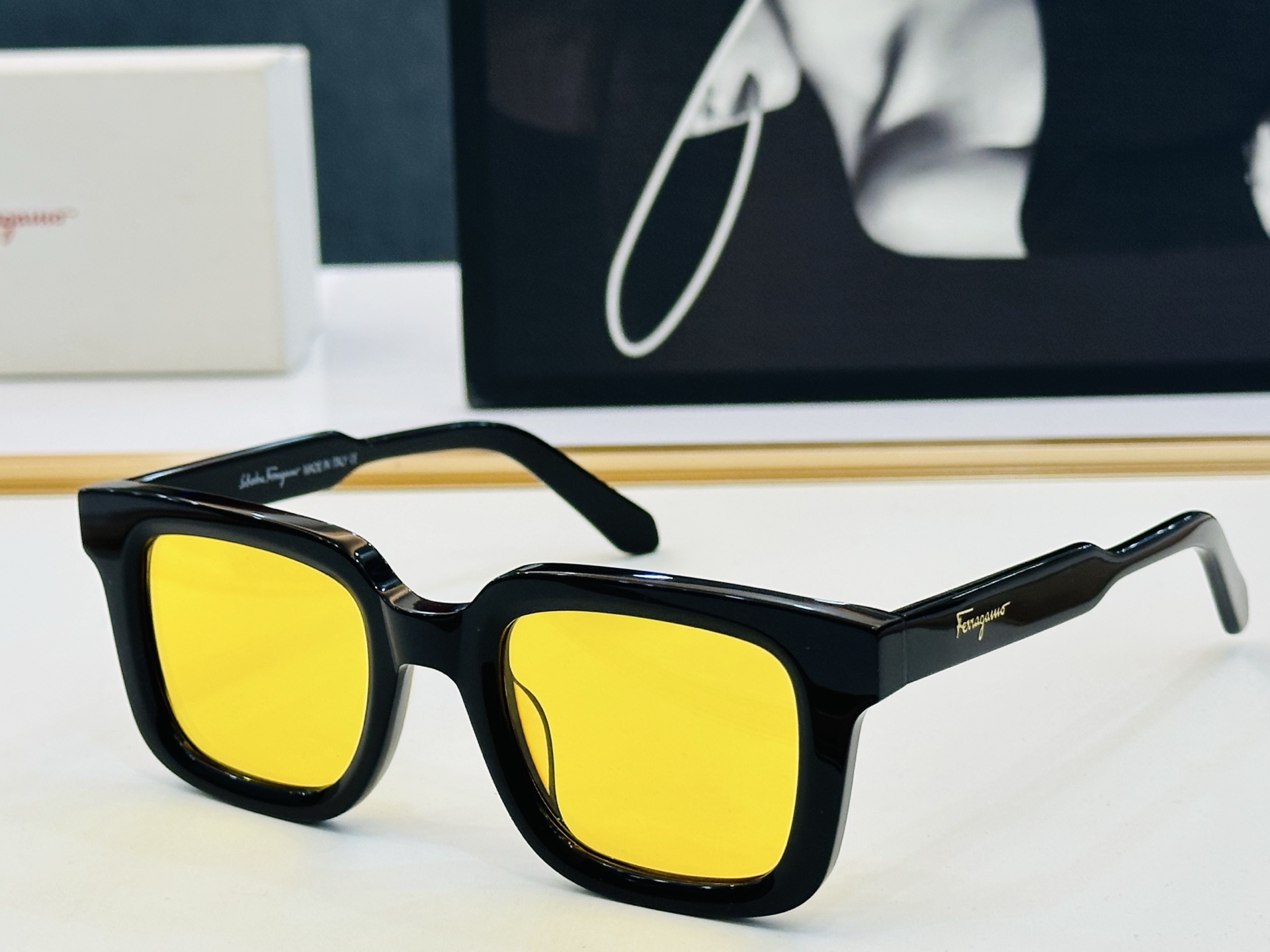 菲拉家 全新设计 SF1021 Size：48口23-145悠闲 每付都精心制作 👍👍非常独特 C标志镜