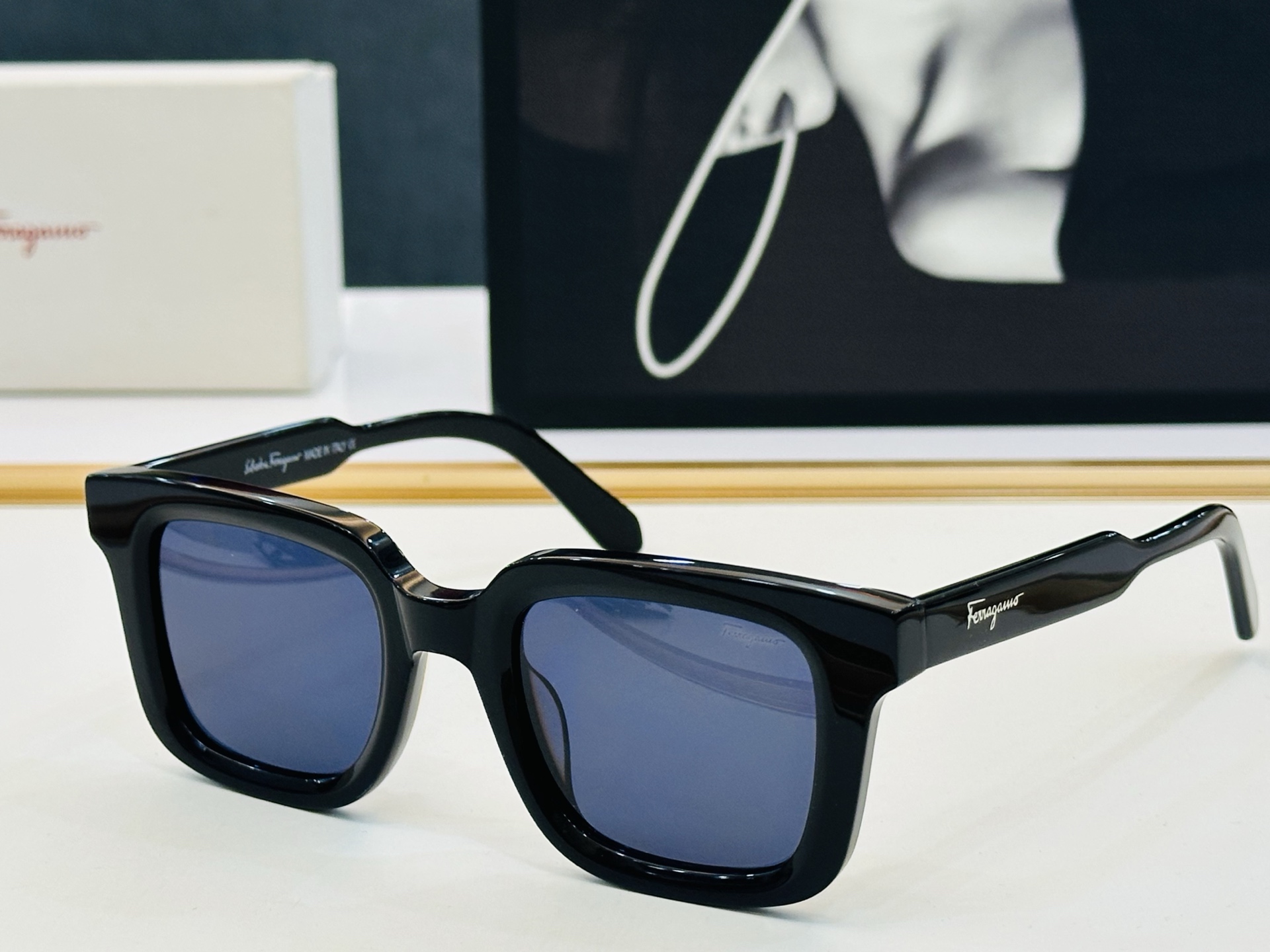 菲拉家 全新设计 SF1021 Size：48口23-145悠闲 每付都精心制作 👍👍非常独特 C标志镜