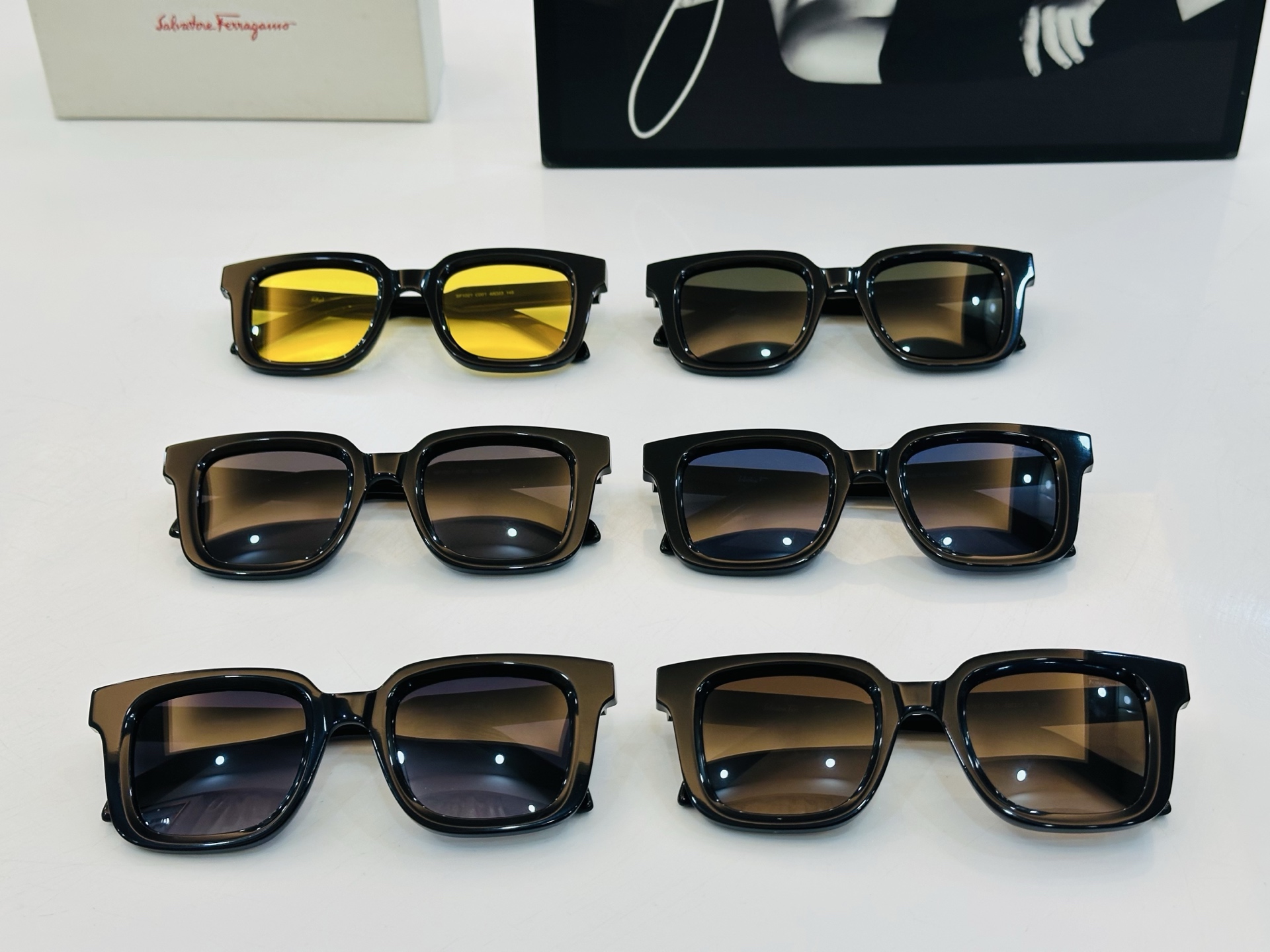 菲拉家 全新设计 SF1021 Size：48口23-145悠闲 每付都精心制作 👍👍非常独特 C标志镜