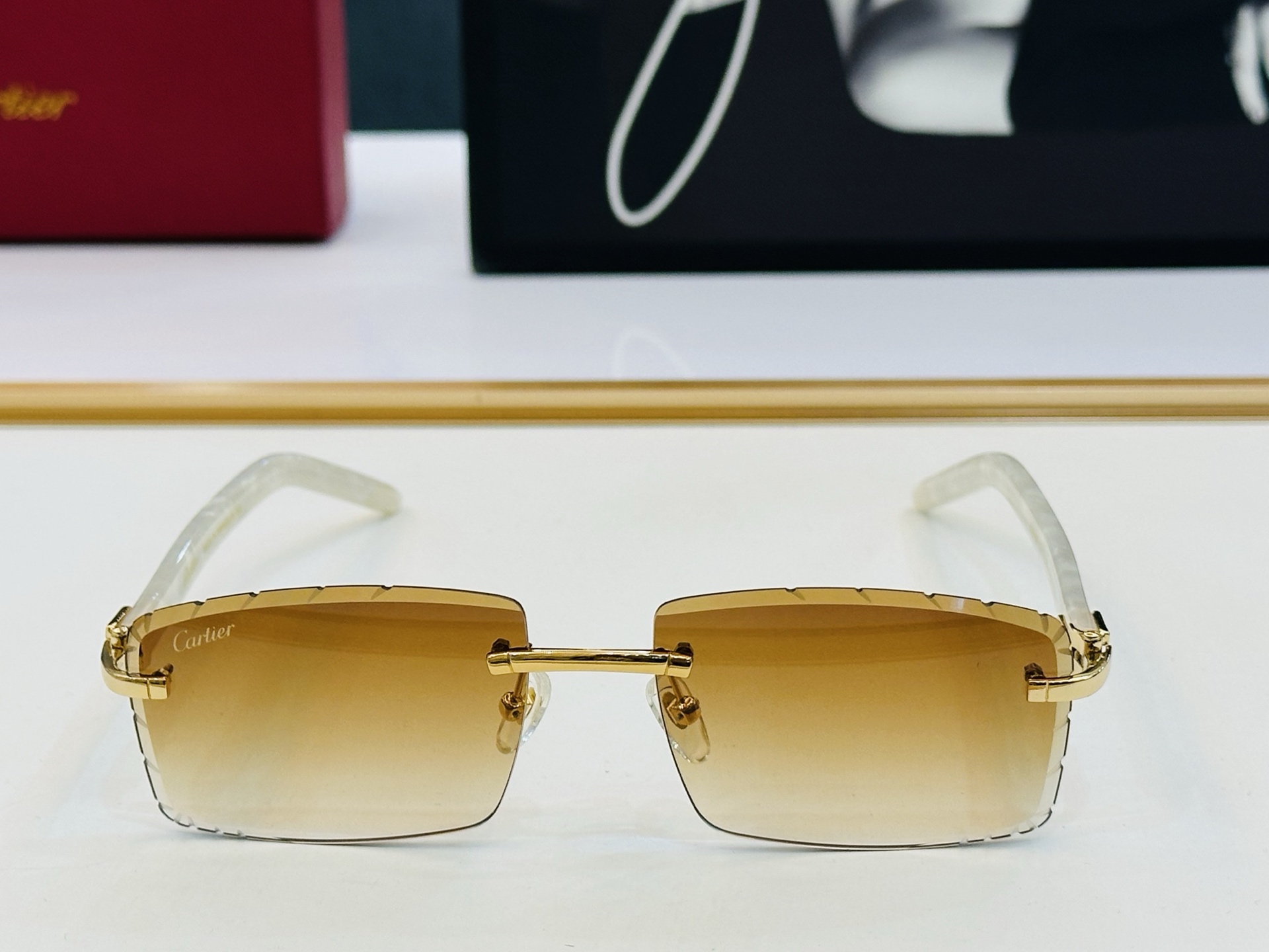 Cartie* 卡家 CT0243S 太阳镜 Size：59口16-140 工艺精湛气质十足！S男女同款