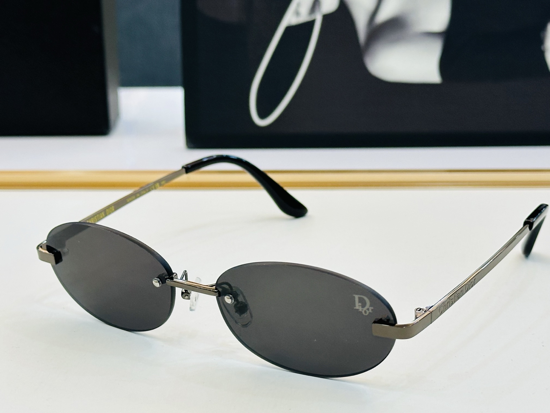 🔻🔻🔻DIO* 迪家 CAT29GMN Size：58口17-143 春夏款墨镜 😎🔆 K搭配镜腿精致 
