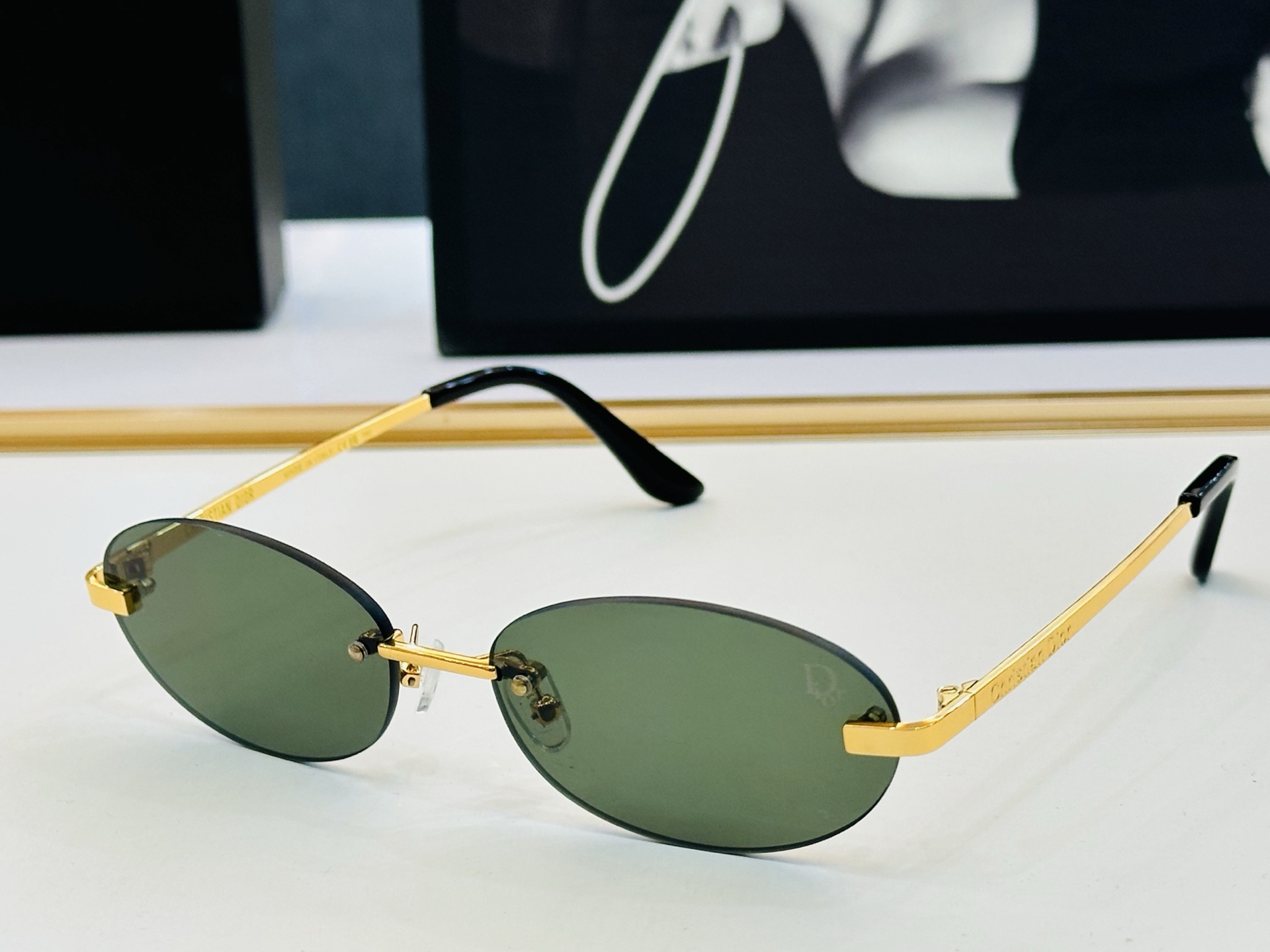 🔻🔻🔻DIO* 迪家 CAT29GMN Size：58口17-143 春夏款墨镜 😎🔆 K搭配镜腿精致 