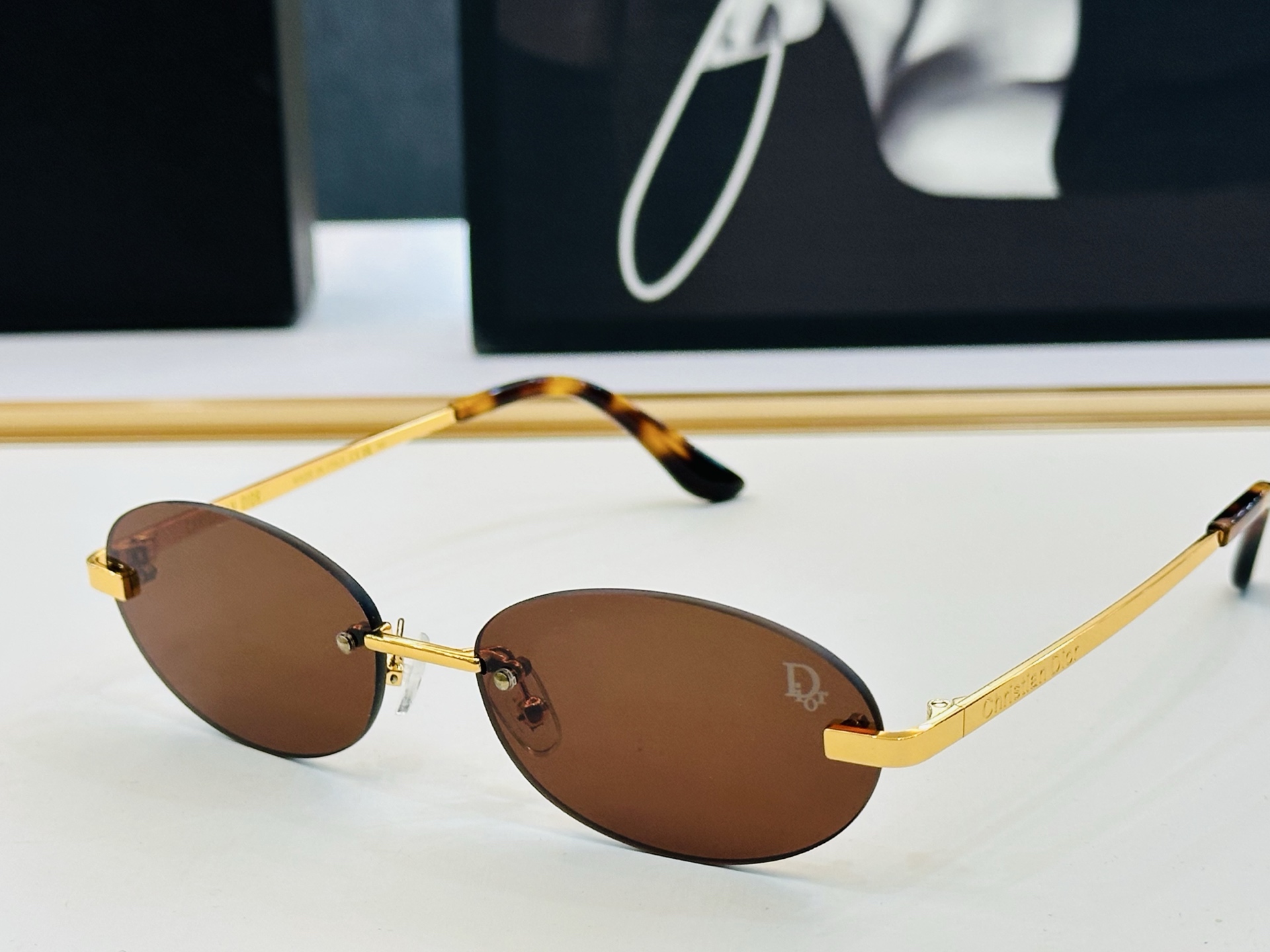 🔻🔻🔻DIO* 迪家 CAT29GMN Size：58口17-143 春夏款墨镜 😎🔆 K搭配镜腿精致 