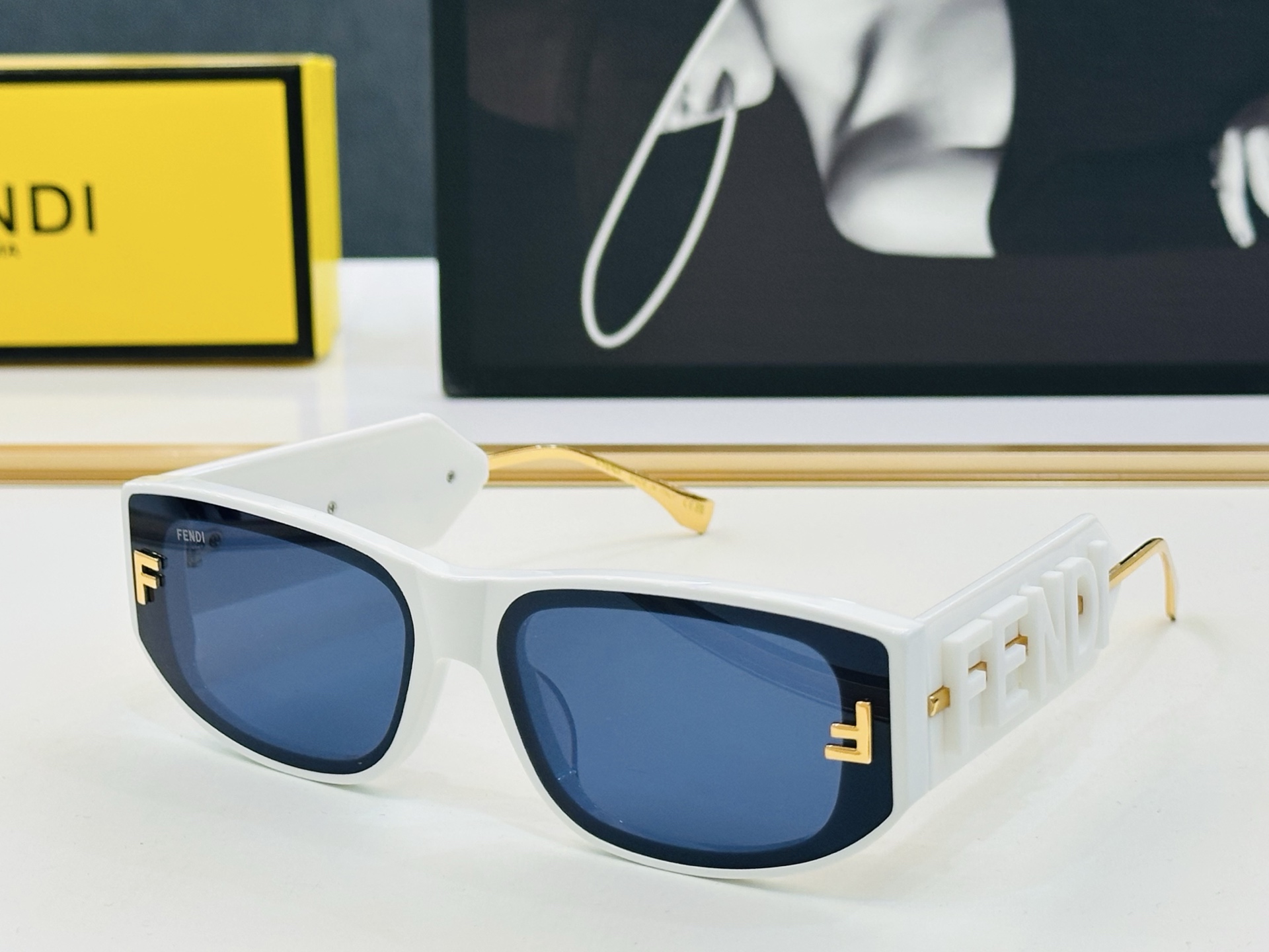 🔥新款FEND* FE4090 Size：55口20-145 🎁芬家 😀👏时尚经典 K太阳镜