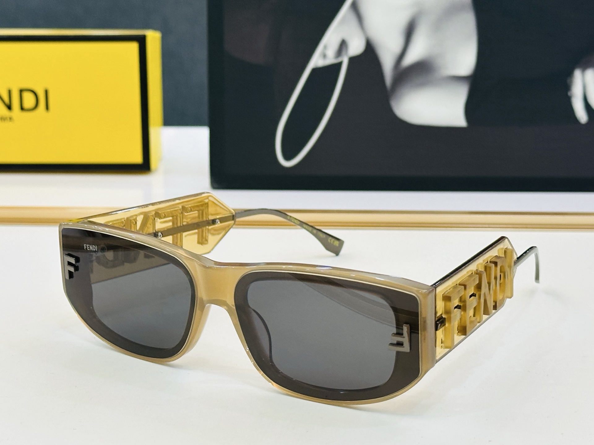 🔥新款FEND* FE4090 Size：55口20-145 🎁芬家 😀👏时尚经典 K太阳镜