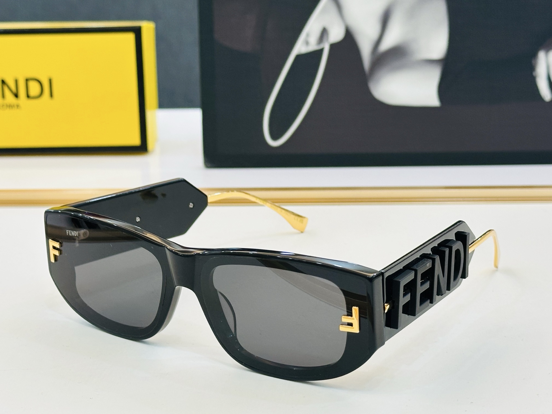 🔥新款FEND* FE4090 Size：55口20-145 🎁芬家 😀👏时尚经典 K太阳镜